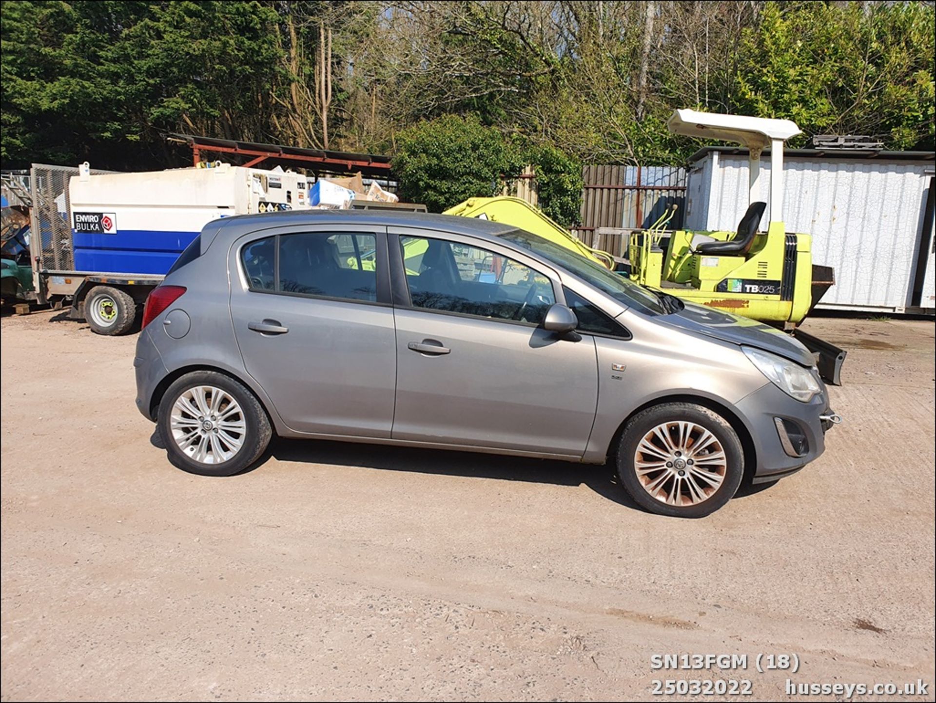 13/13 VAUXHALL CORSA SE AUTO - 1398cc 5dr Hatchback (Brown) - Image 18 of 22