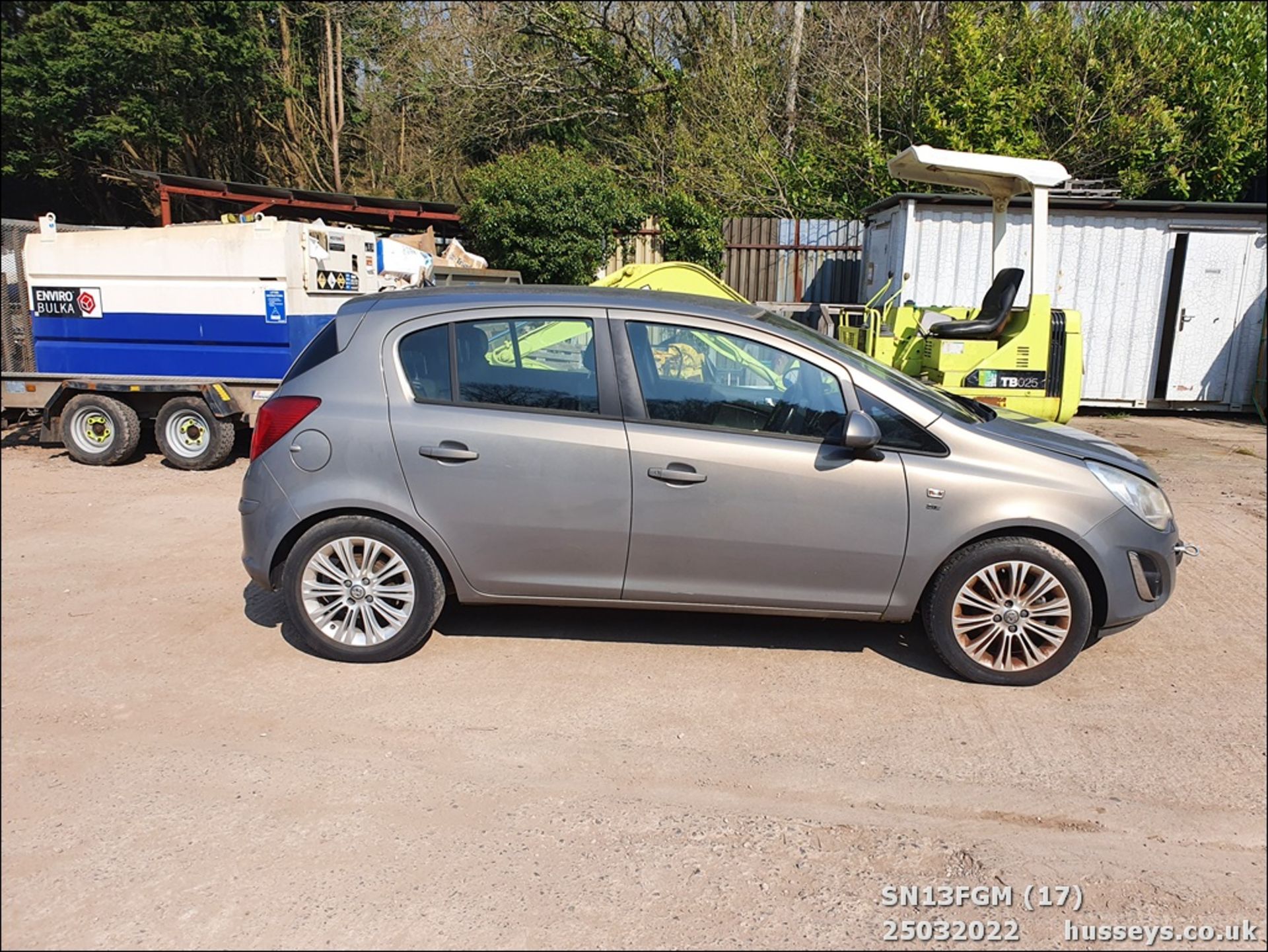 13/13 VAUXHALL CORSA SE AUTO - 1398cc 5dr Hatchback (Brown) - Image 17 of 22