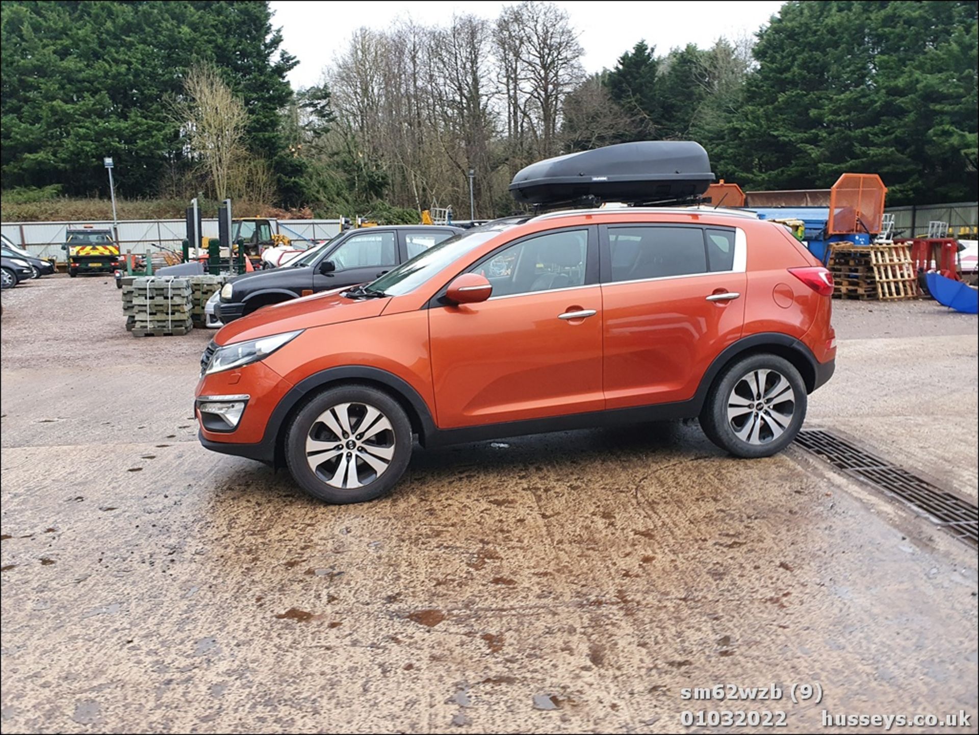 13/62 KIA SPORTAGE 3 CRDI - 1685cc 5dr Estate (Orange, 64k) - Image 9 of 30