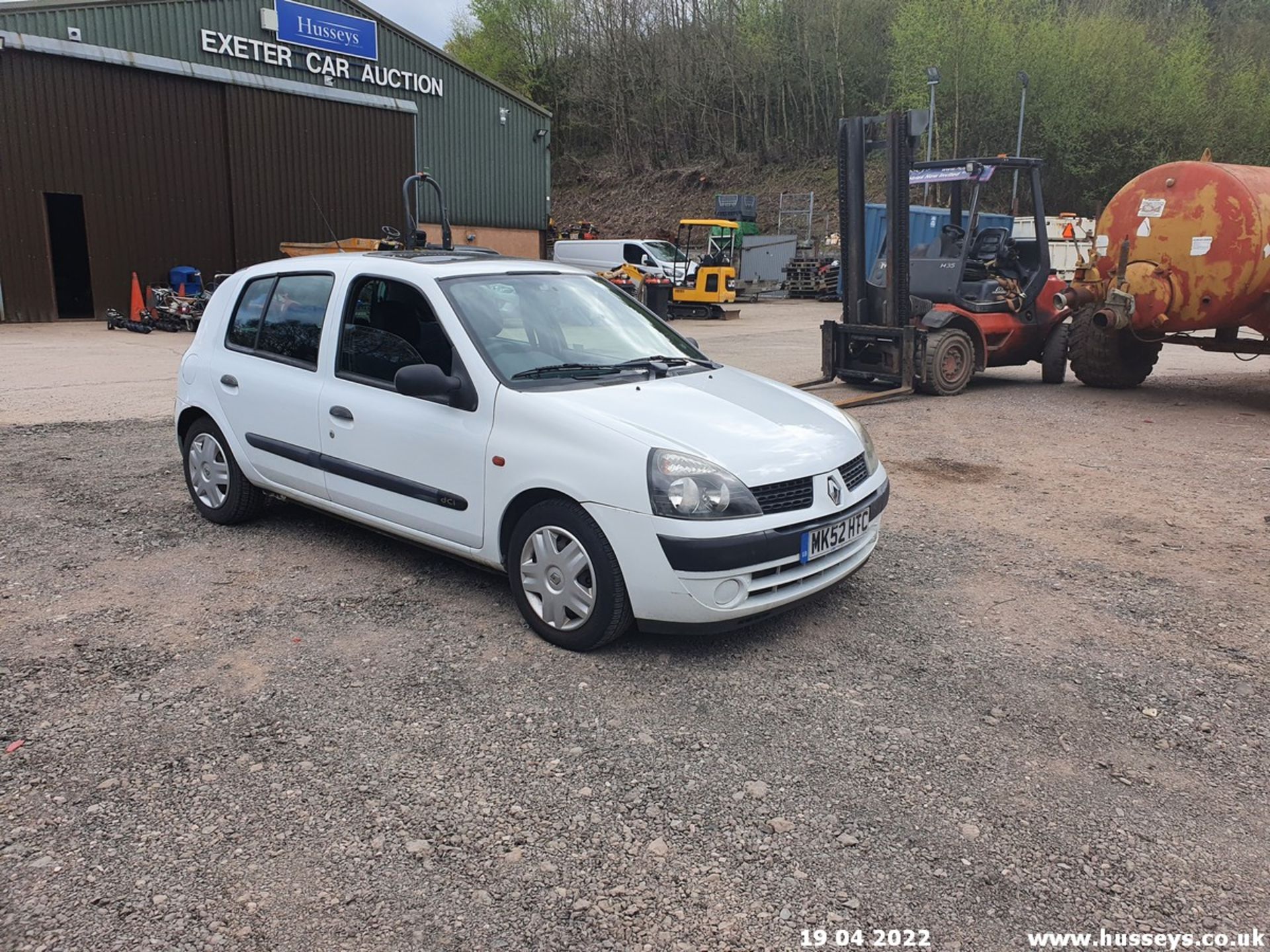 02/52 RENAULT CLIO EXPRESSION DCI 65 - 1461cc 5dr Hatchback (White, 22k) - Image 3 of 22