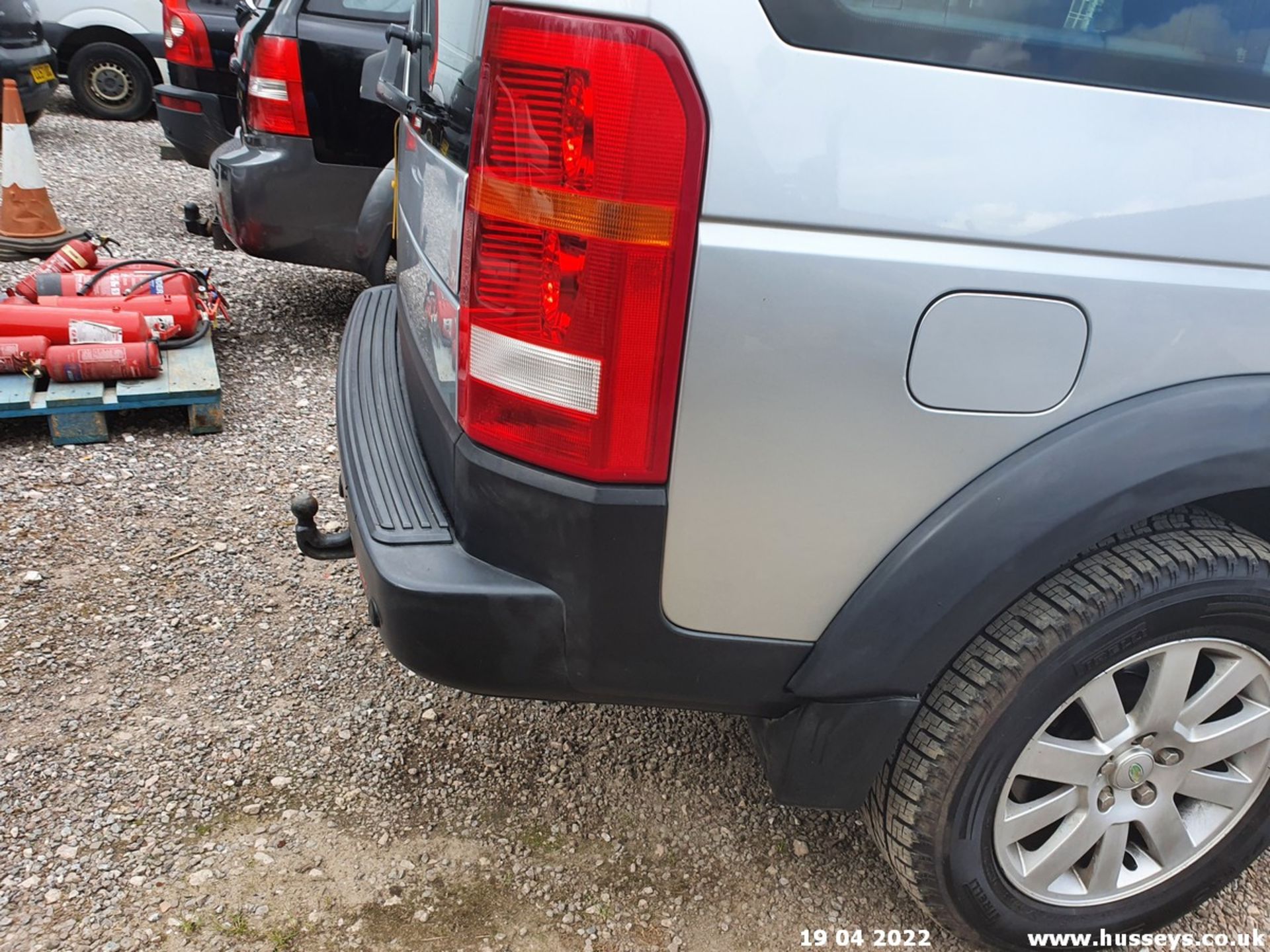 06/06 LAND ROVER DISCOVERY 3 TDV6 SE AUTO - 2720cc 5dr Estate (Silver, 180k) - Image 32 of 37