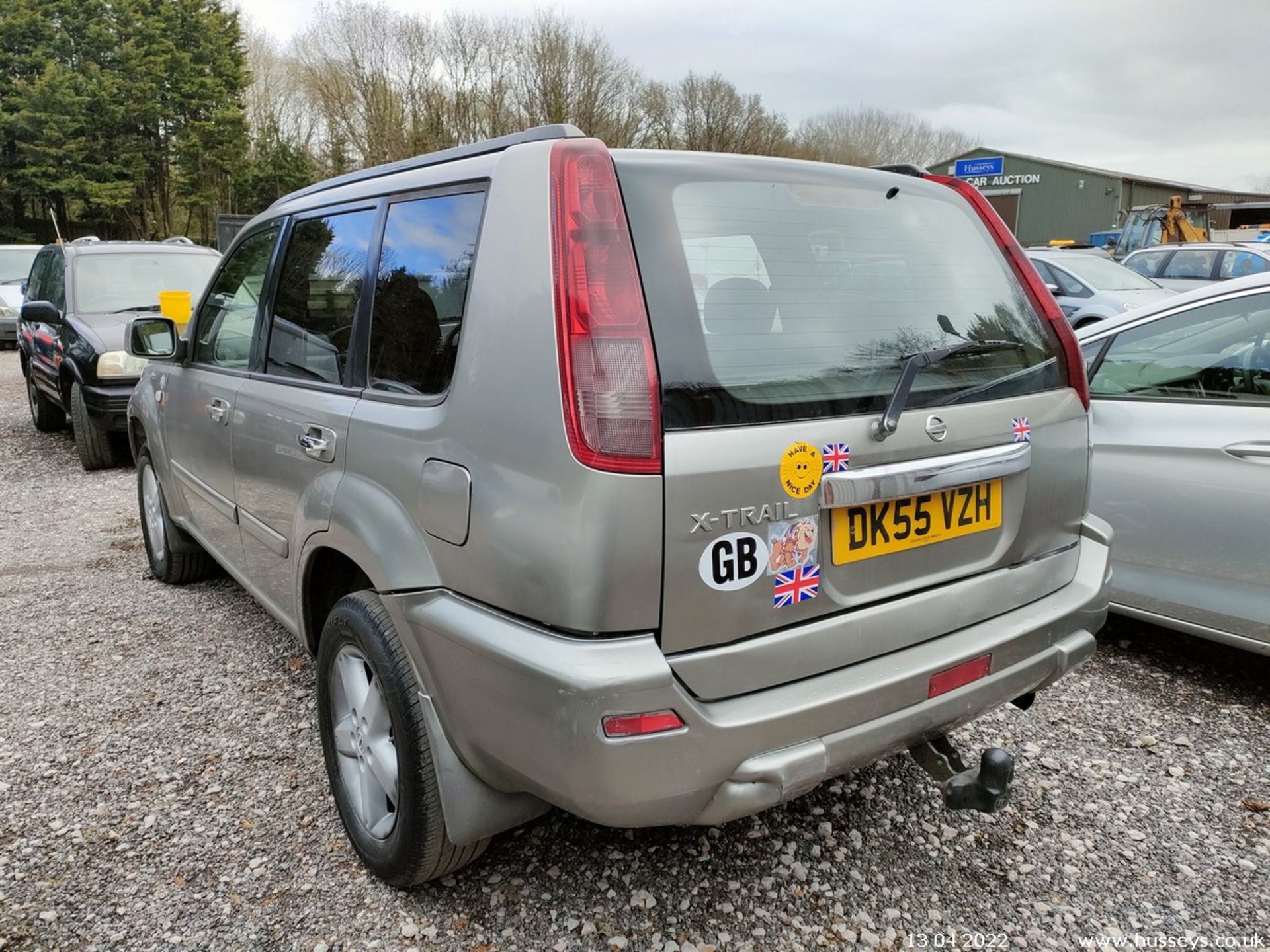 05/55 NISSAN X-TRAIL SVE DCI - 2184cc 5dr Estate (Silver, 137k) - Image 8 of 23