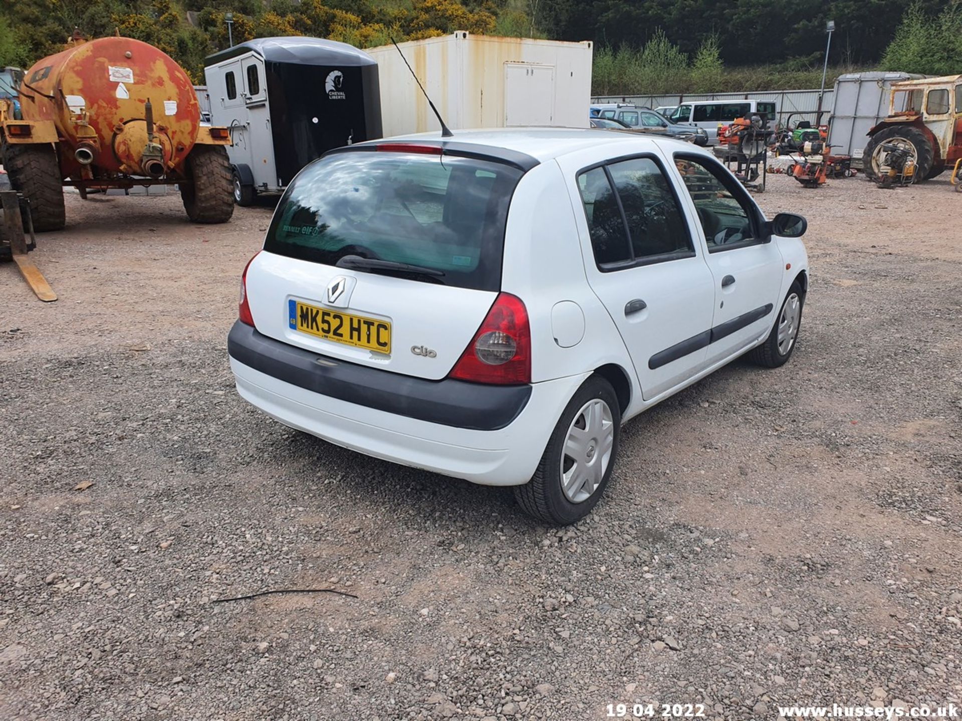 02/52 RENAULT CLIO EXPRESSION DCI 65 - 1461cc 5dr Hatchback (White, 22k) - Image 9 of 22