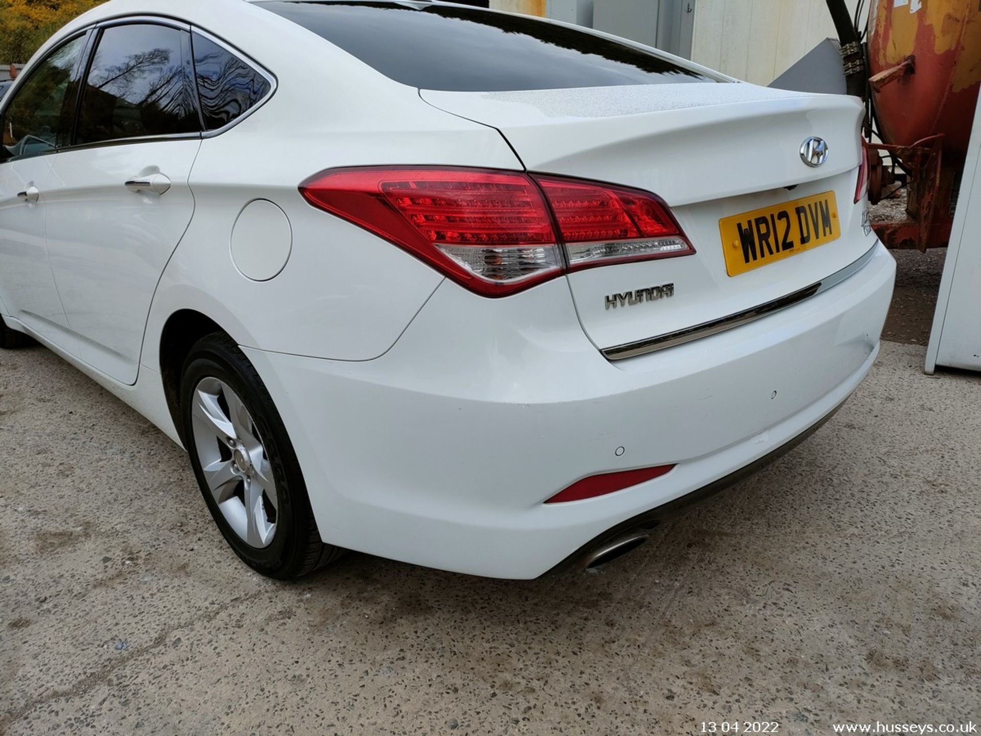 12/12 HYUNDAI I40 STYLE BLUE DRIVE CRDI - 1685cc 4dr Saloon (White, 78k) - Image 8 of 21