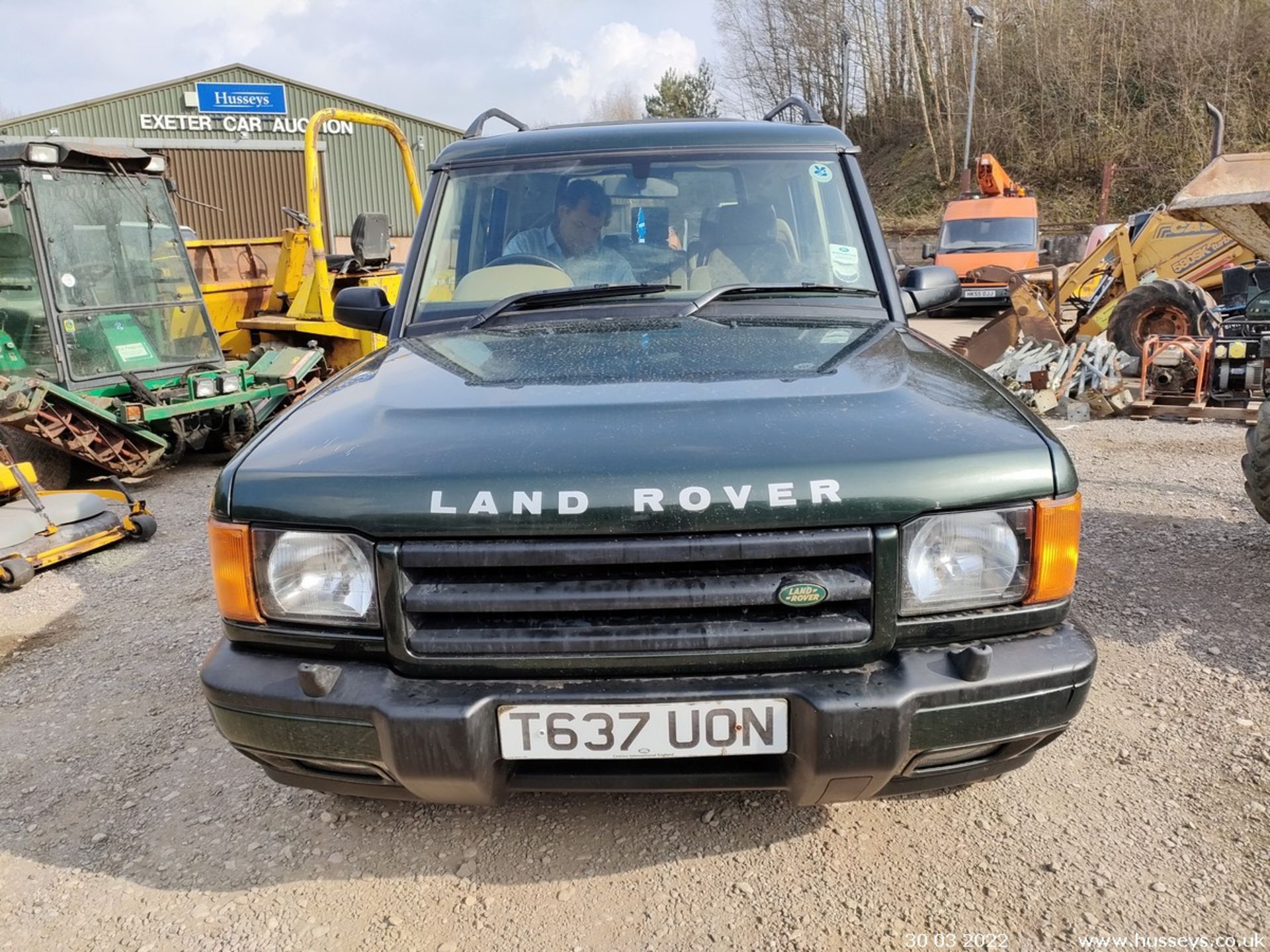 1999 LAND ROVER DISCOVERY TD5 GS - 2495cc 5dr Estate (Green) - Image 3 of 18