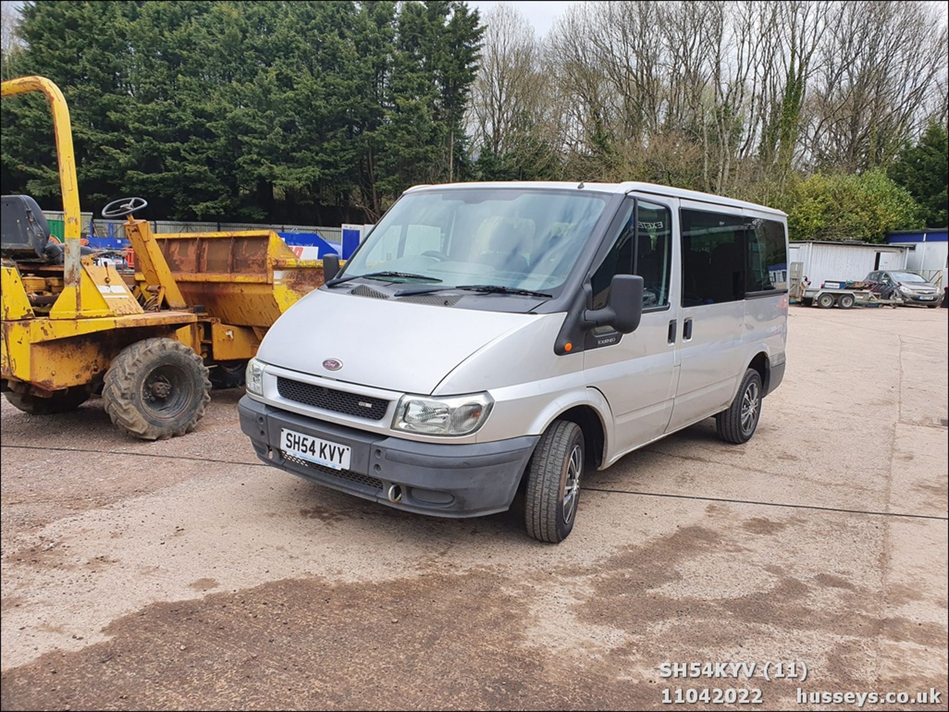 04/54 FORD TOURNEO GLX 280 SWB - 1998cc Minibus (Silver) - Image 12 of 36