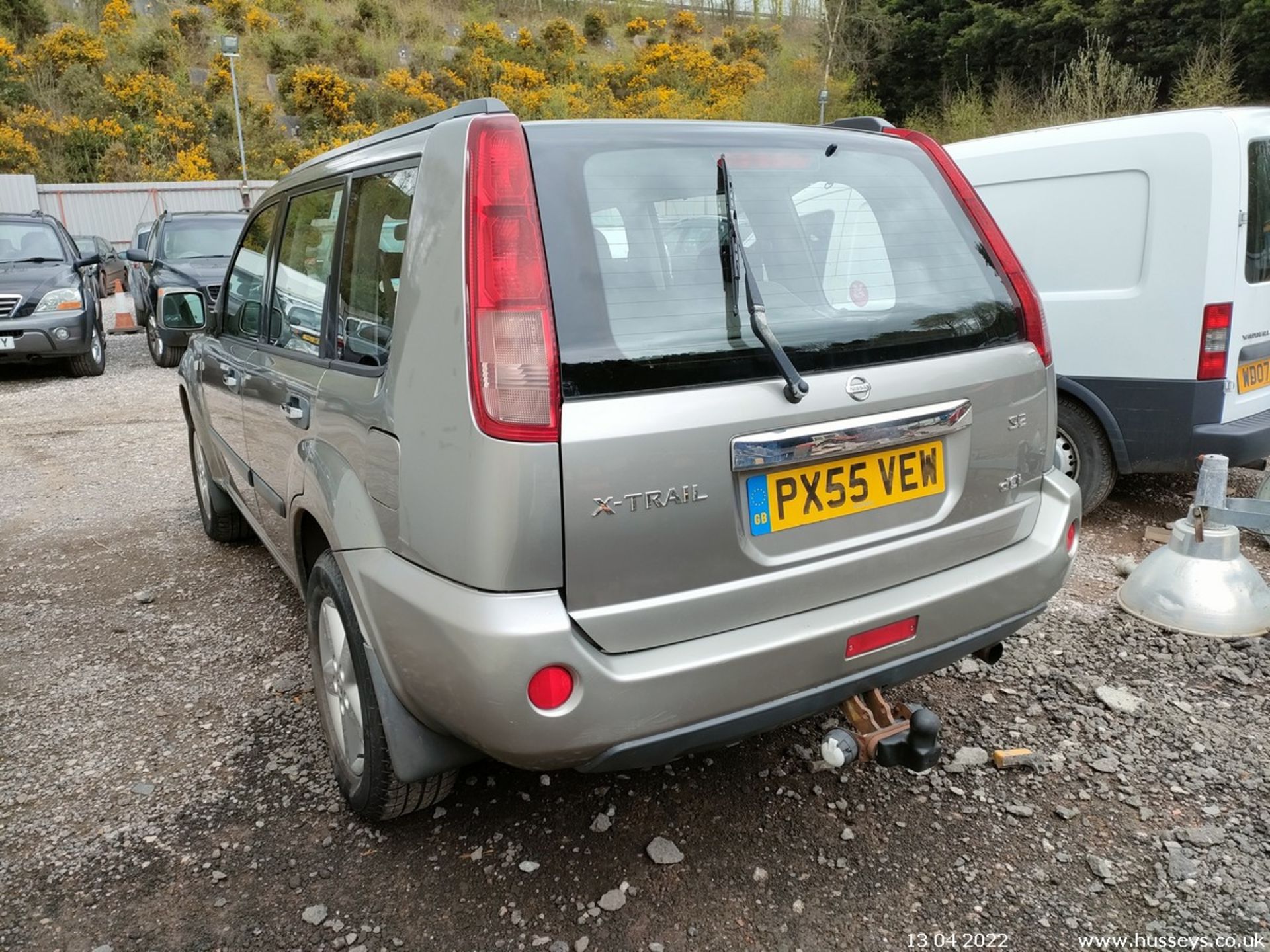 05/55 NISSAN X-TRAIL SE DCI - 2184cc 5dr Estate (Silver) - Image 9 of 21