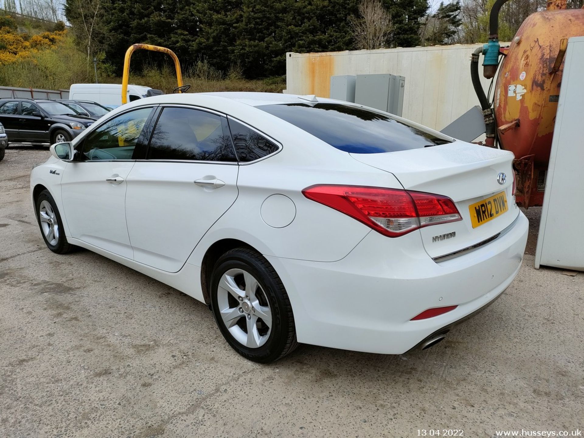 12/12 HYUNDAI I40 STYLE BLUE DRIVE CRDI - 1685cc 4dr Saloon (White, 78k) - Image 7 of 21