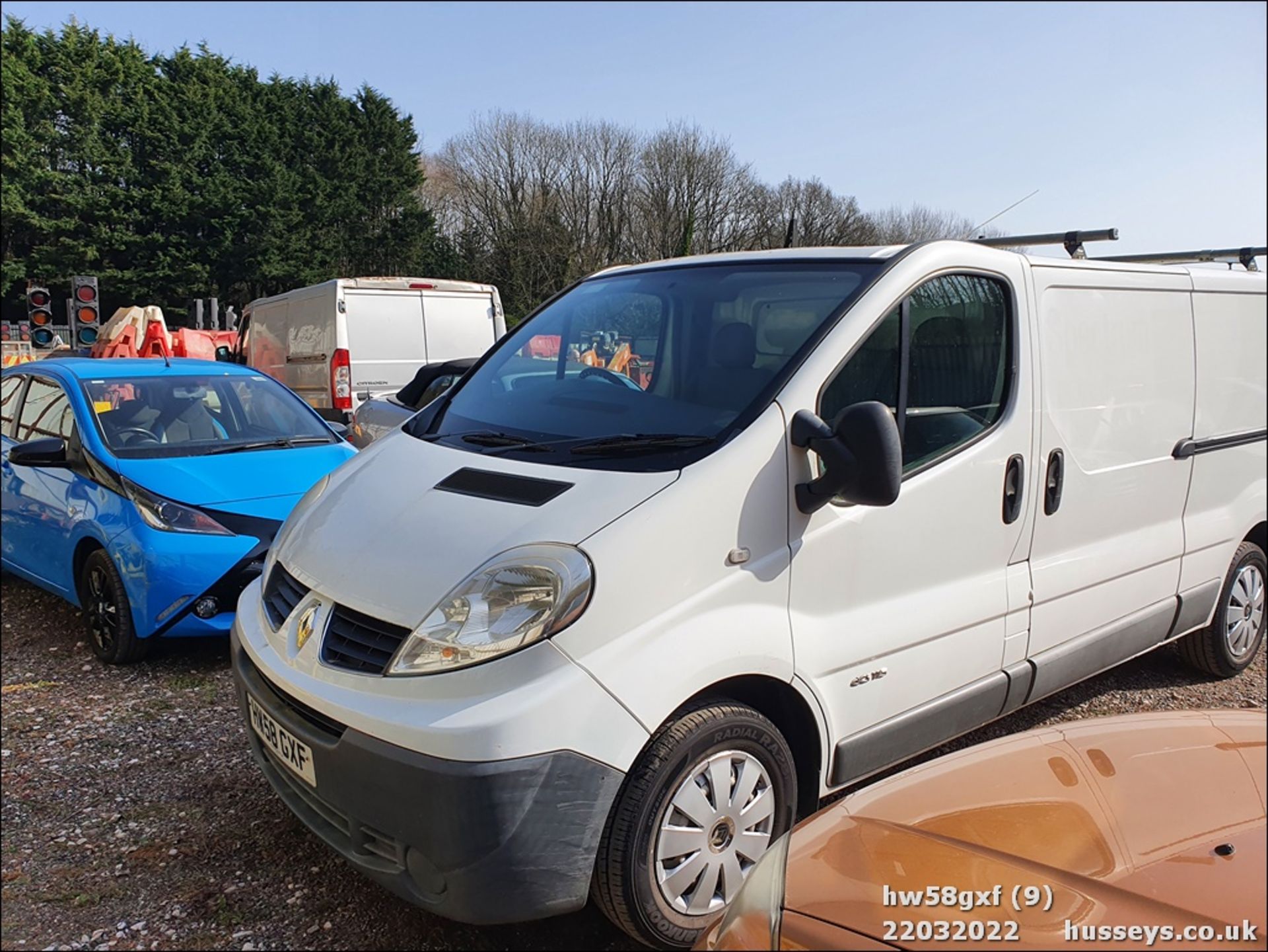 09/58 RENAULT TRAFIC LL29 DCI 115 - 1995cc 5dr Van (White, 78k) - Image 9 of 30