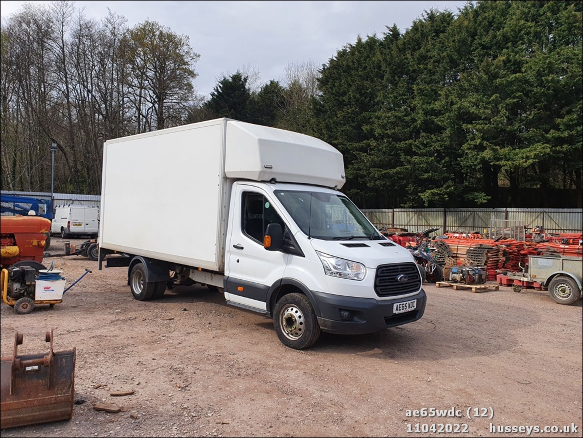 15/65 FORD TRANSIT 350 - 2198cc 2dr Luton (White, 84k) - Image 12 of 23