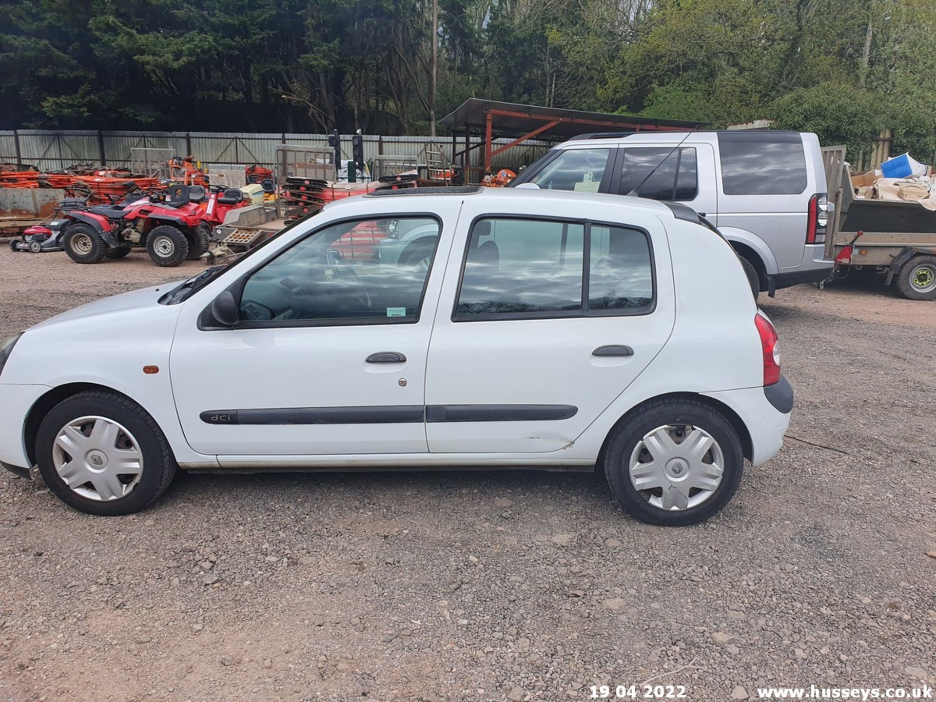 02/52 RENAULT CLIO EXPRESSION DCI 65 - 1461cc 5dr Hatchback (White, 22k) - Image 15 of 22