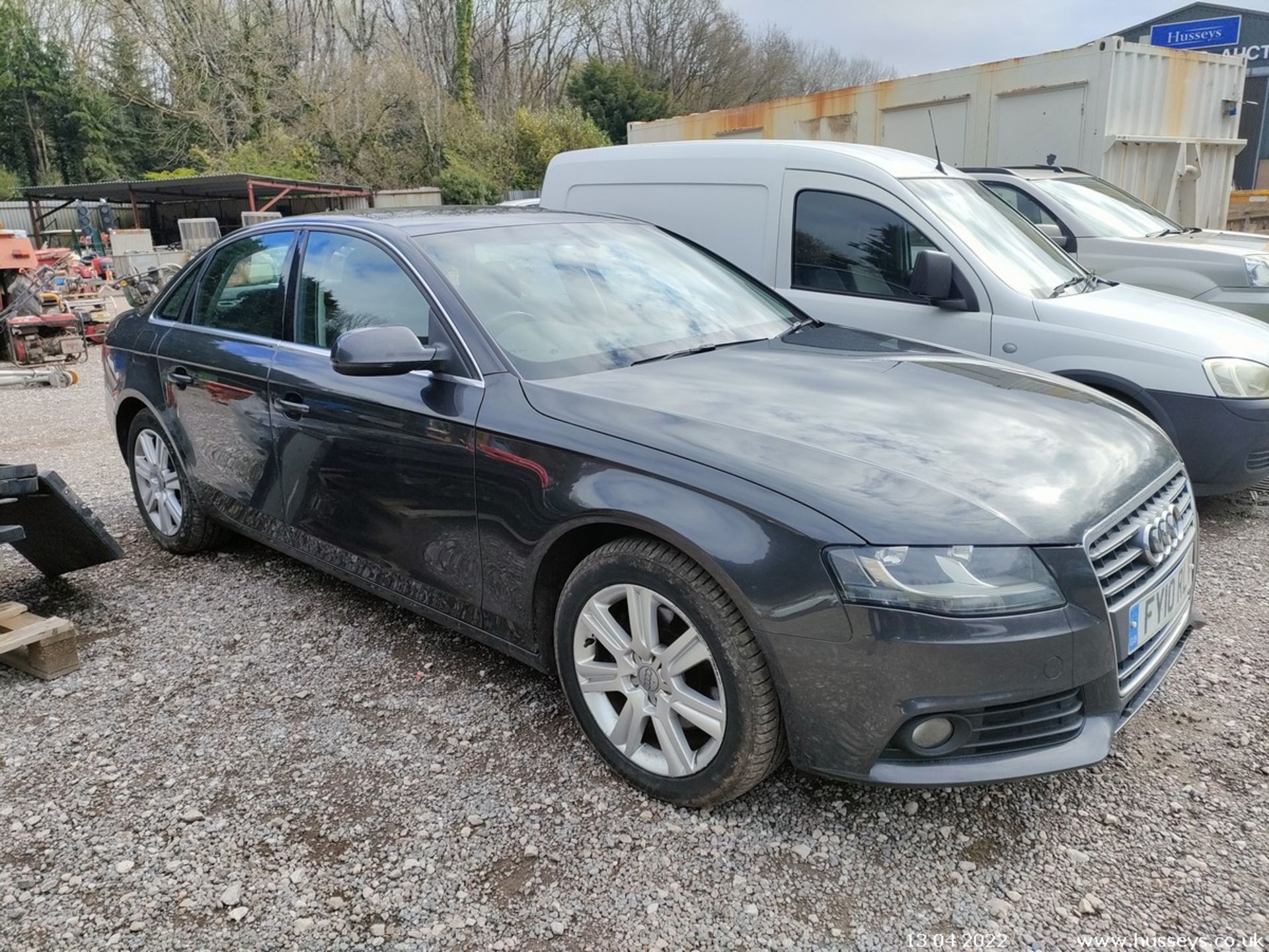 10/10 AUDI A4 SE TDI CVT - 1968cc 4dr Saloon (Grey, 191k) - Image 13 of 21