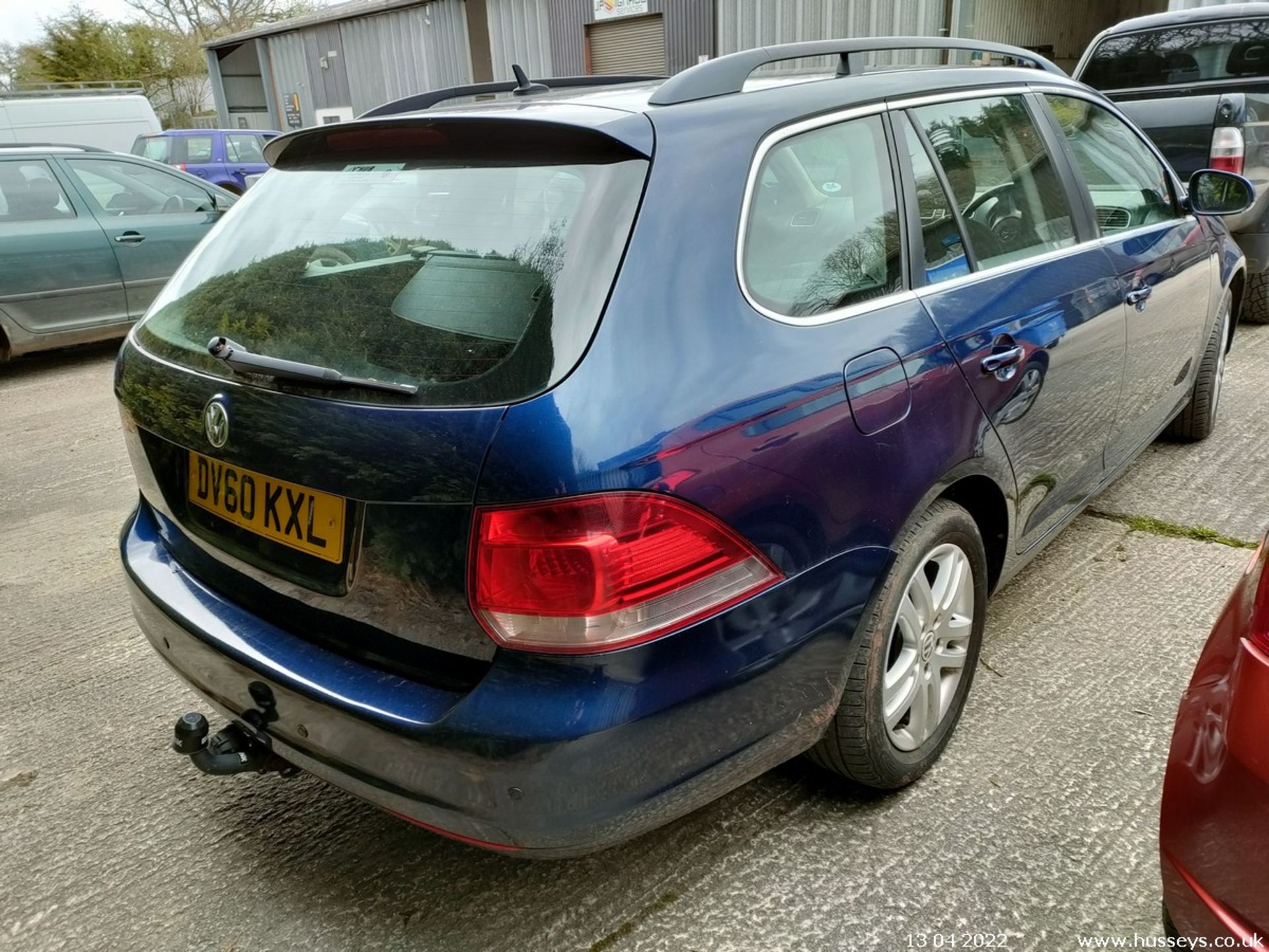 10/60 VOLKSWAGEN GOLF SE TDI S-A - 1598cc 5dr Estate (Blue, 90k) - Image 11 of 20