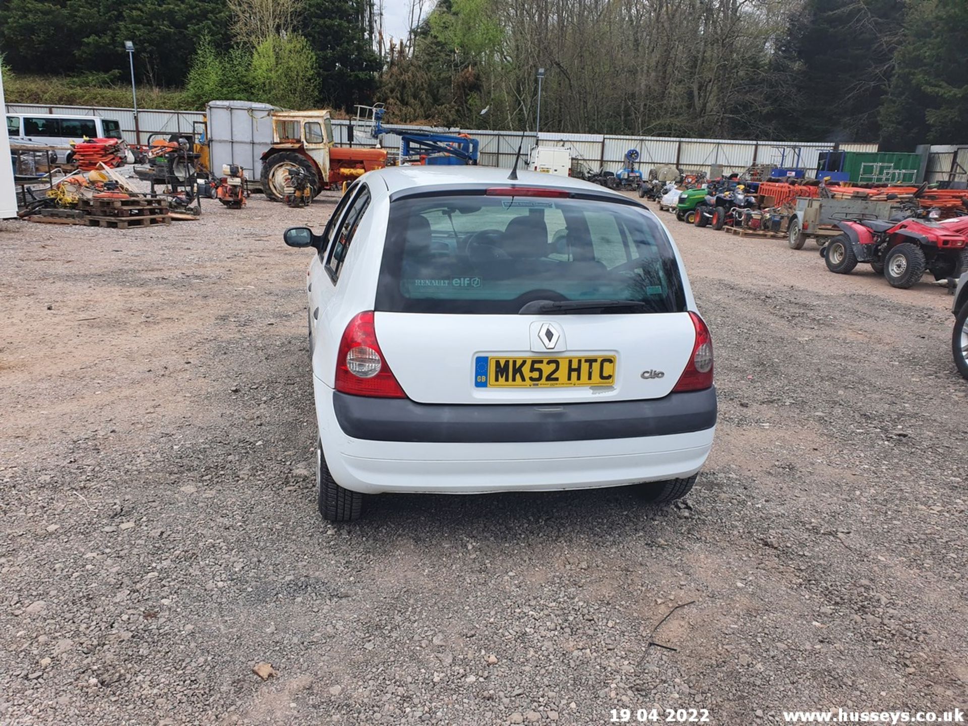 02/52 RENAULT CLIO EXPRESSION DCI 65 - 1461cc 5dr Hatchback (White, 22k) - Image 11 of 22