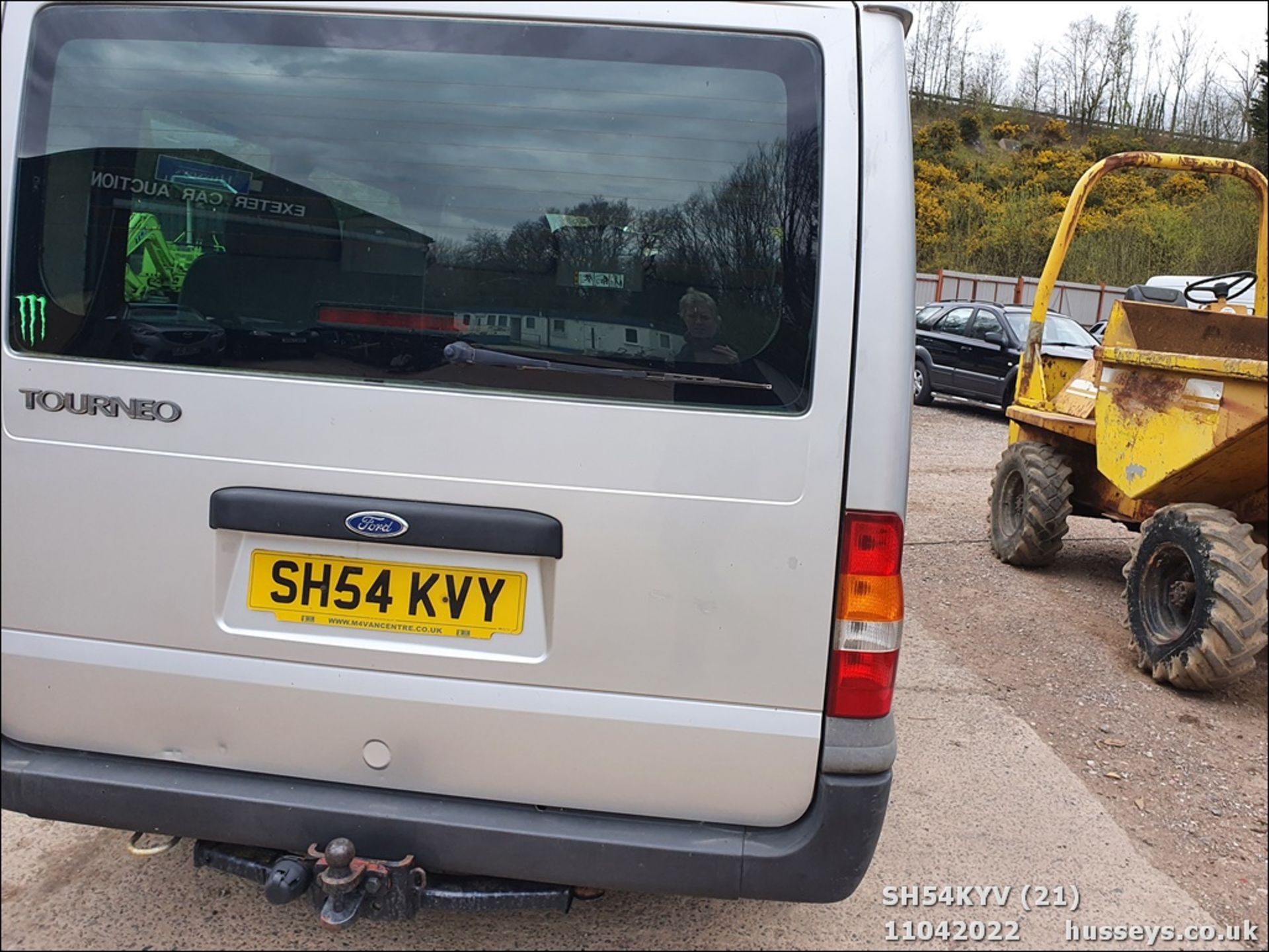 04/54 FORD TOURNEO GLX 280 SWB - 1998cc Minibus (Silver) - Image 22 of 36