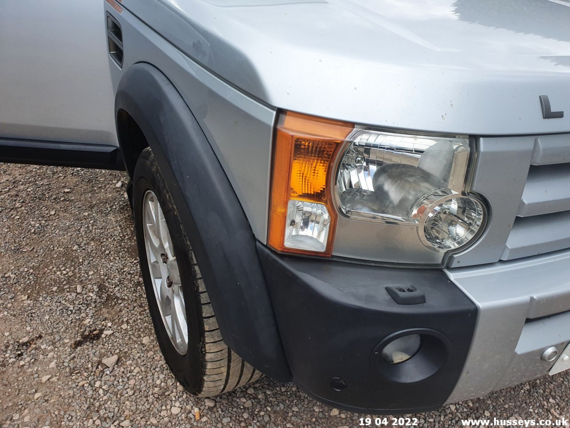 06/06 LAND ROVER DISCOVERY 3 TDV6 SE AUTO - 2720cc 5dr Estate (Silver, 180k) - Image 12 of 37