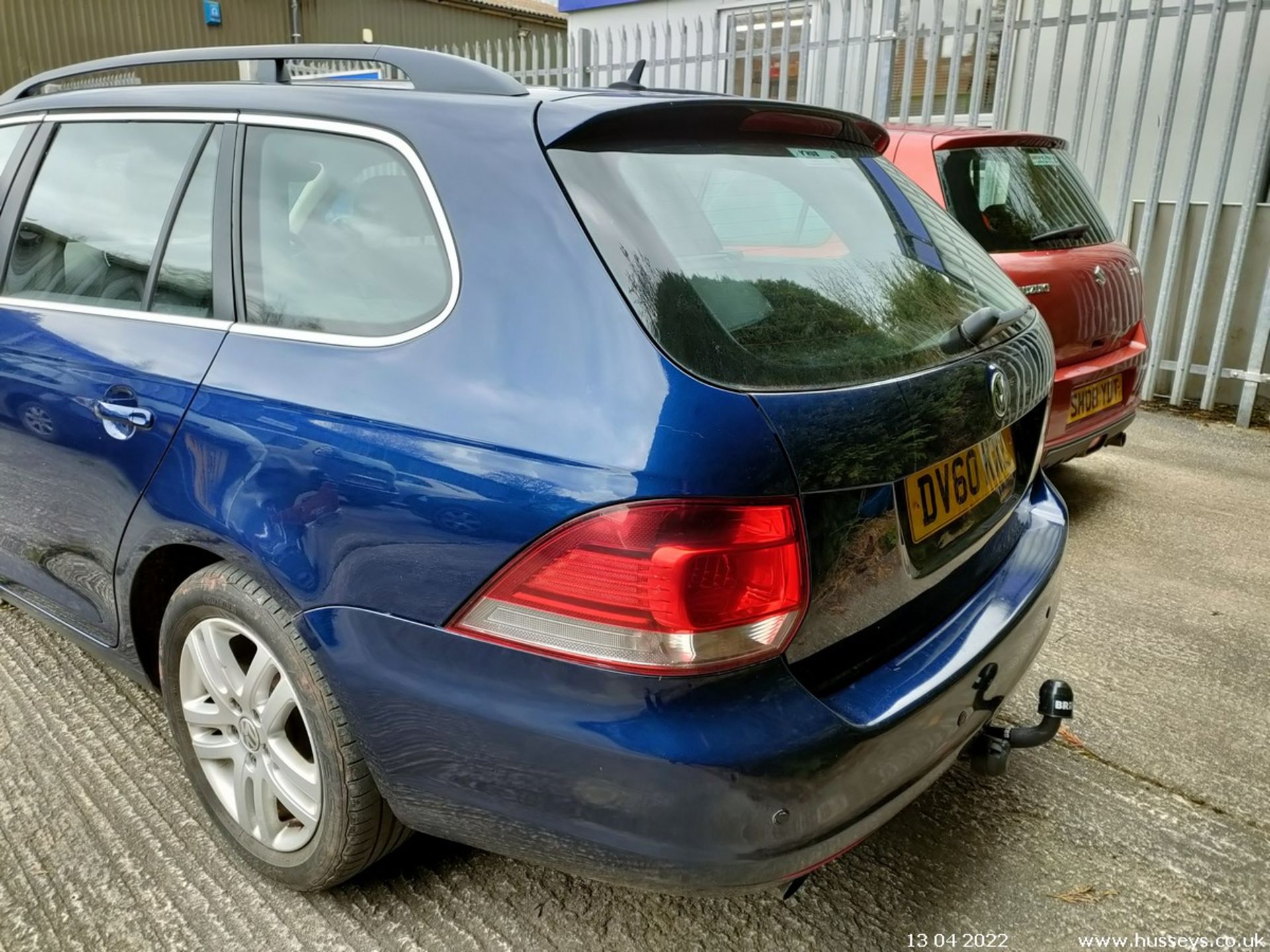 10/60 VOLKSWAGEN GOLF SE TDI S-A - 1598cc 5dr Estate (Blue, 90k) - Image 10 of 20