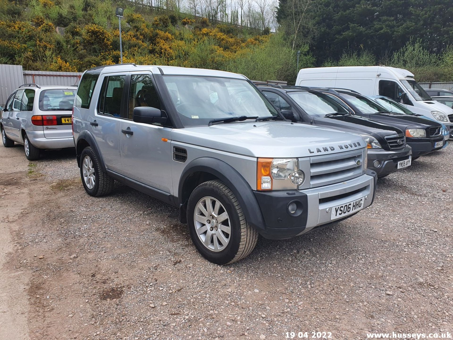 06/06 LAND ROVER DISCOVERY 3 TDV6 SE AUTO - 2720cc 5dr Estate (Silver, 180k) - Image 2 of 37