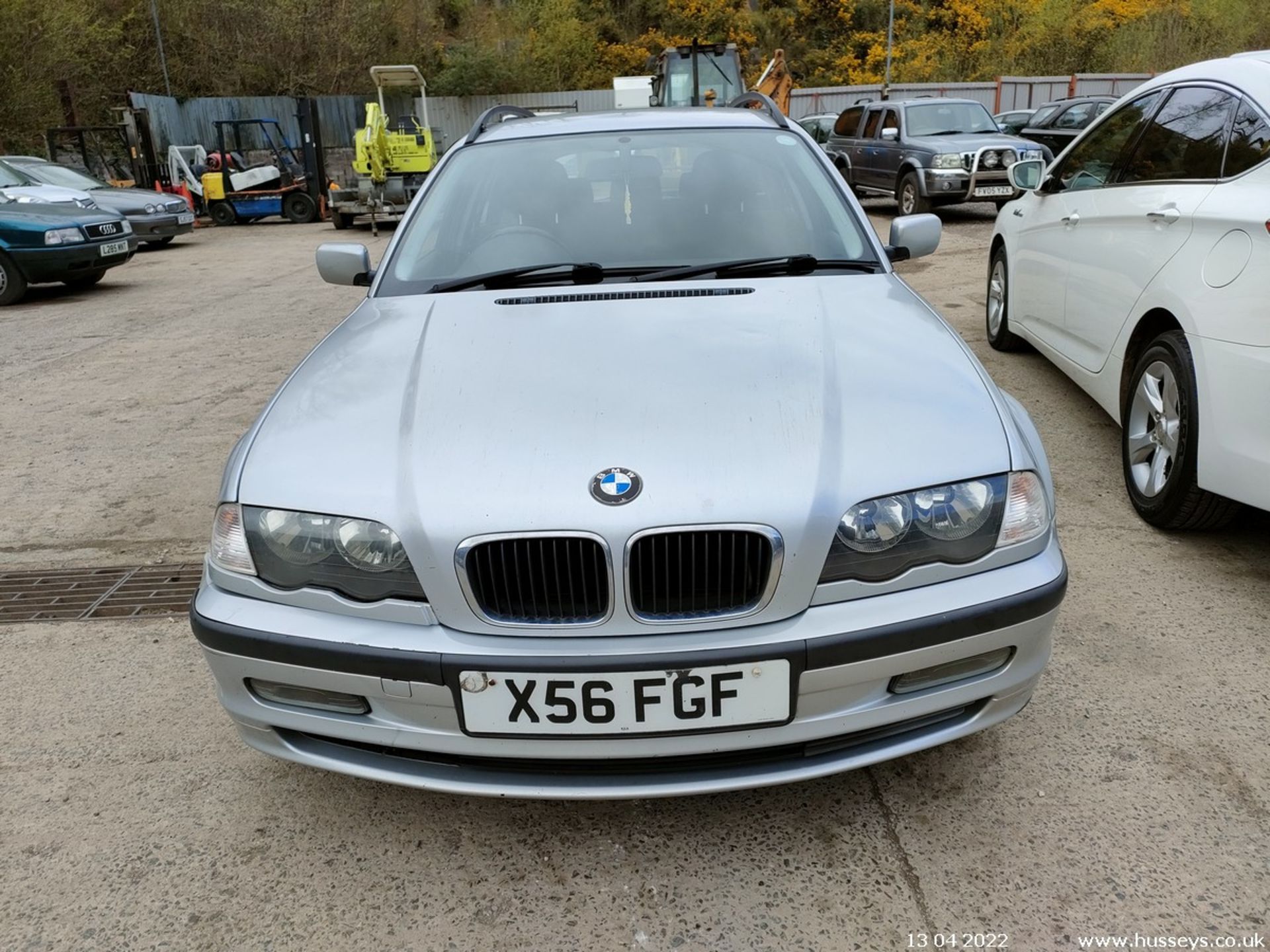 2000 BMW 318 SE TOURING AUTO - 1895cc 5dr Estate (Silver, 117k) - Image 3 of 23