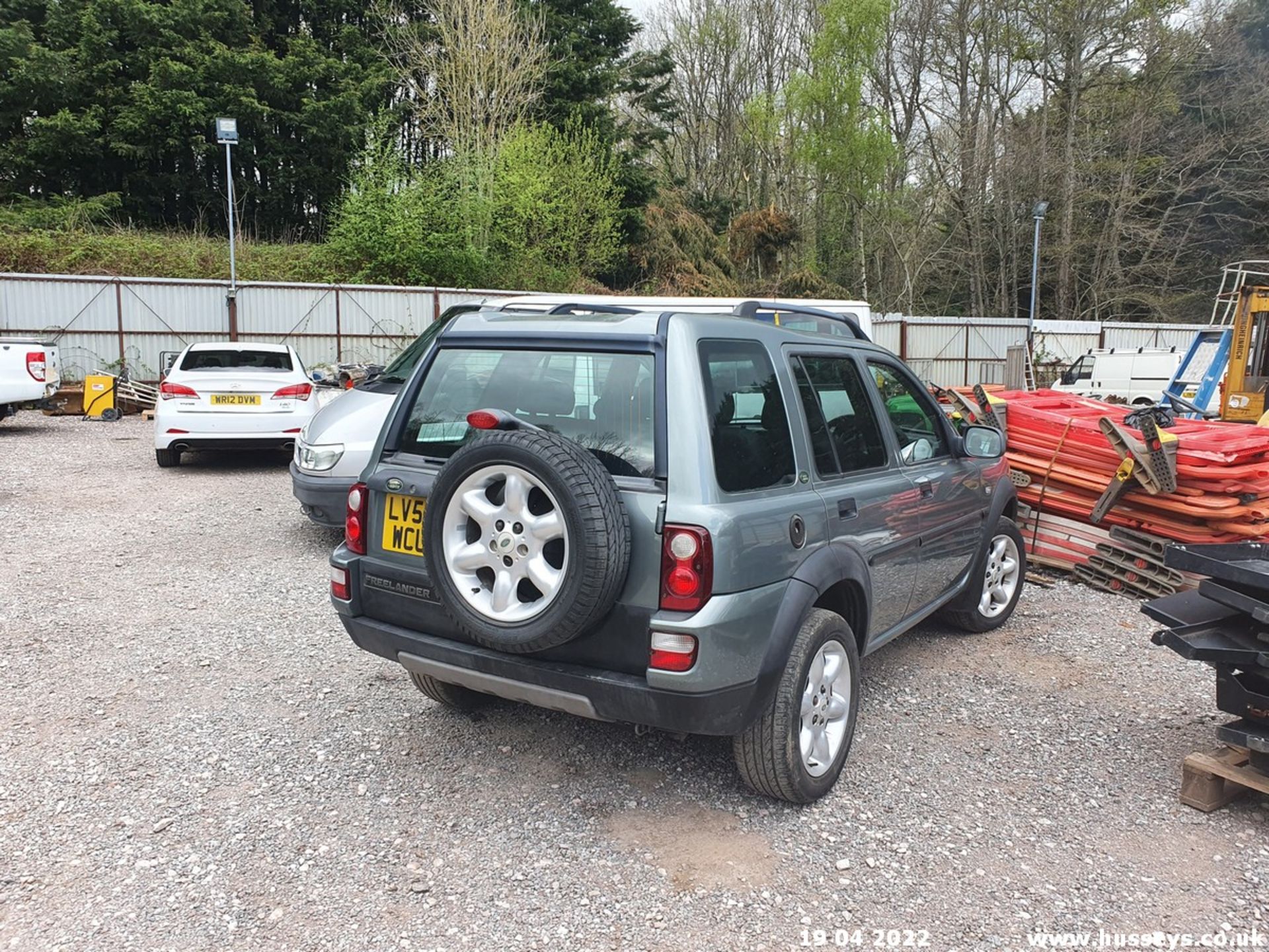 04/54 LAND ROVER FREELANDER XEI - 1796cc 5dr Estate (Green, 69k) - Image 2 of 28