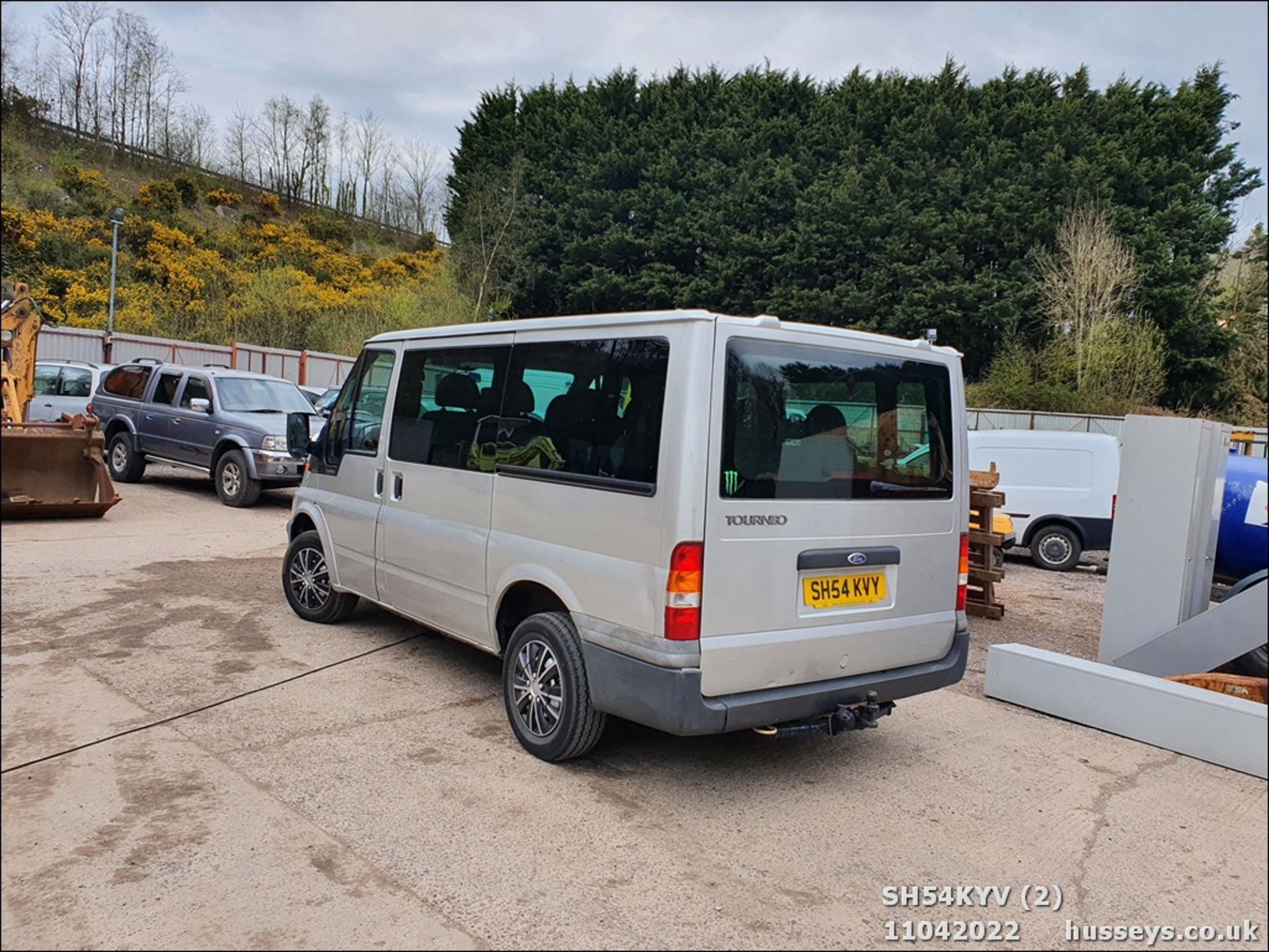 04/54 FORD TOURNEO GLX 280 SWB - 1998cc Minibus (Silver) - Image 3 of 36