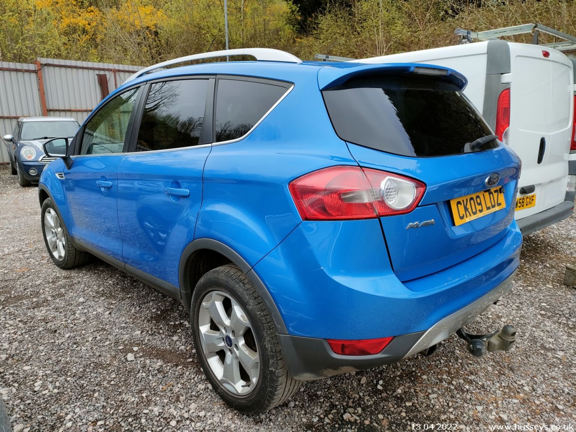 09/09 FORD KUGA ZETEC TDCI - 1997cc 5dr Estate (Blue) - Image 7 of 27