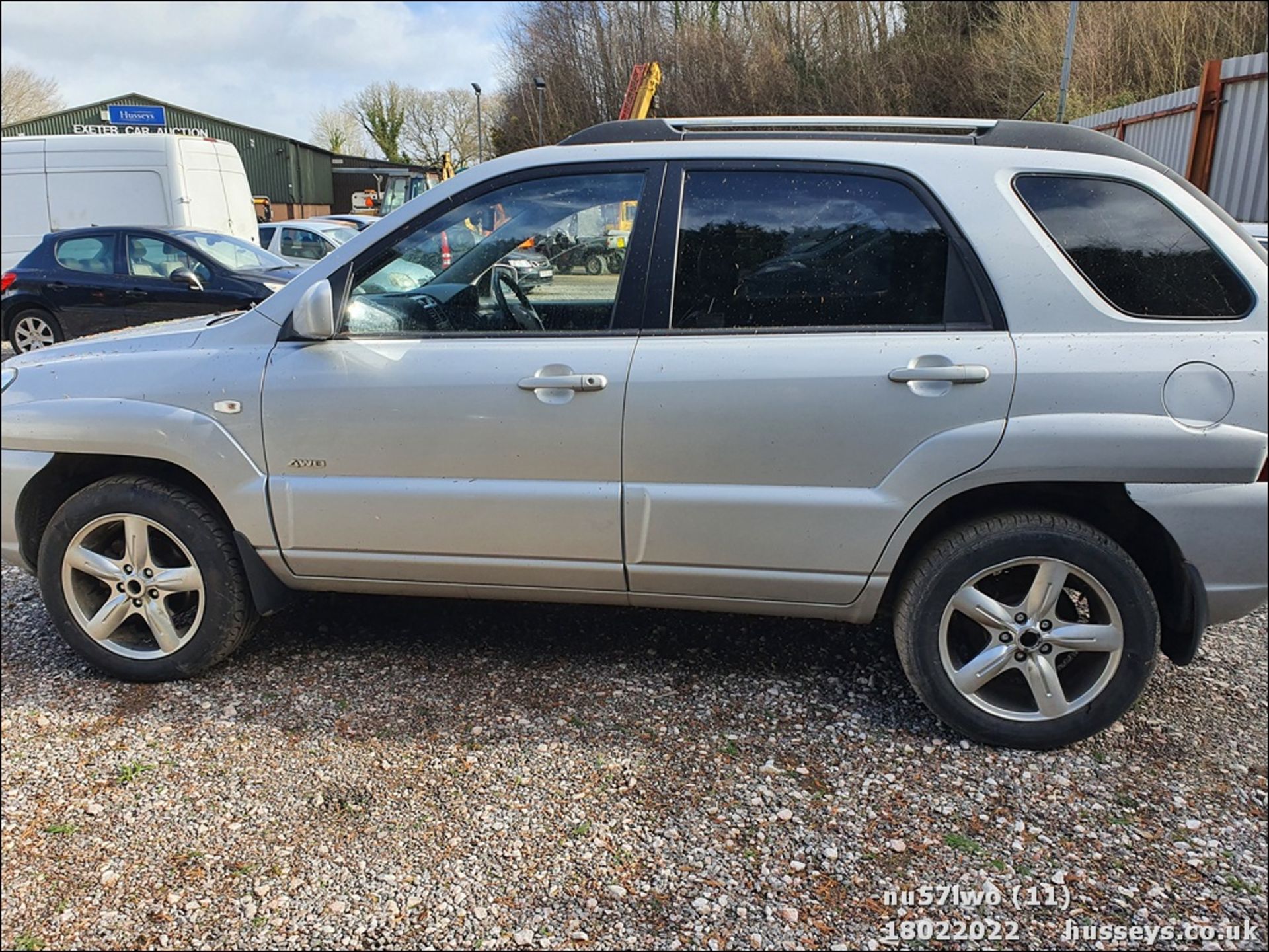 07/57 KIA SPORTAGE TITAN - 1975cc 5dr Hatchback (Silver, 112k) - Image 11 of 24