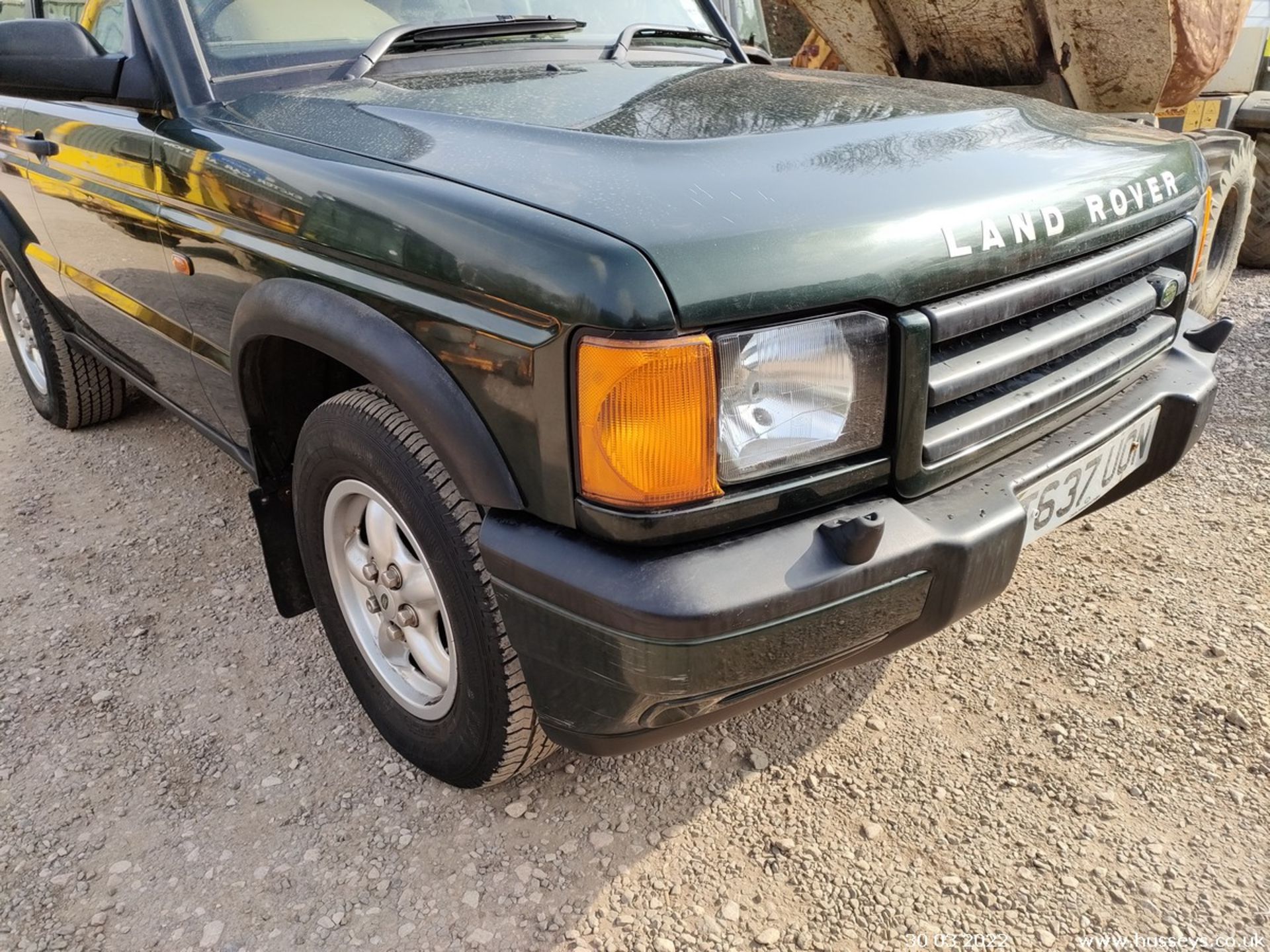 1999 LAND ROVER DISCOVERY TD5 GS - 2495cc 5dr Estate (Green) - Image 2 of 18