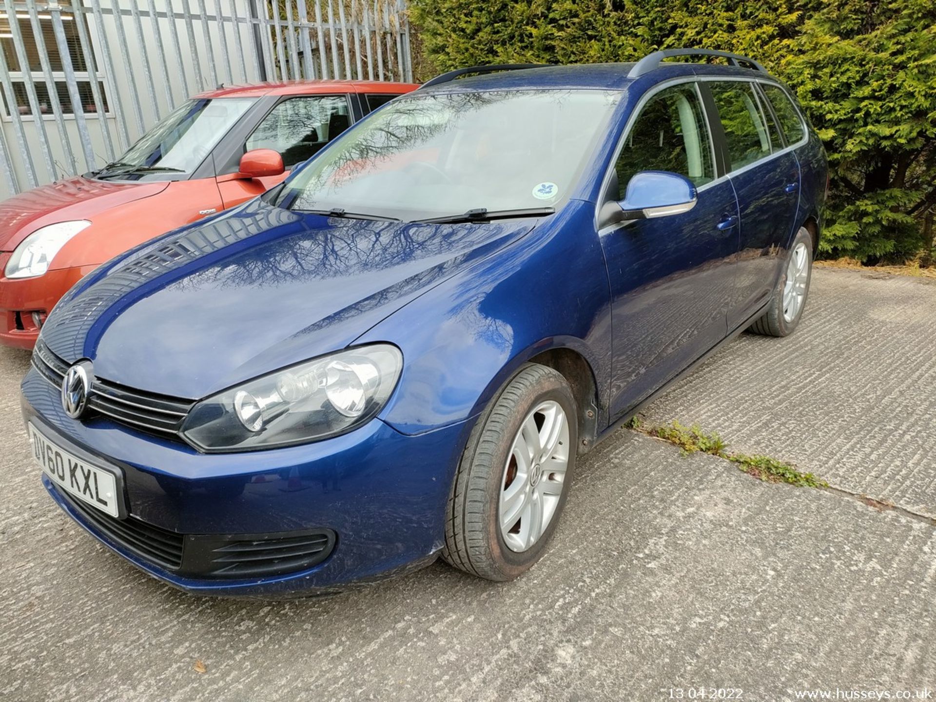 10/60 VOLKSWAGEN GOLF SE TDI S-A - 1598cc 5dr Estate (Blue, 90k) - Image 5 of 20