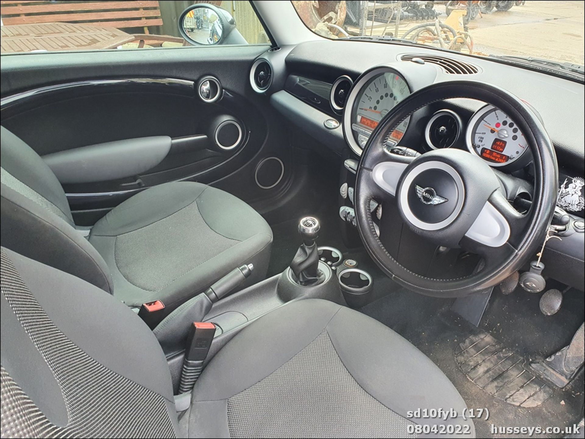 10/10 MINI COOPER D - 1560cc 3dr Hatchback (Black, 83k) - Image 17 of 19