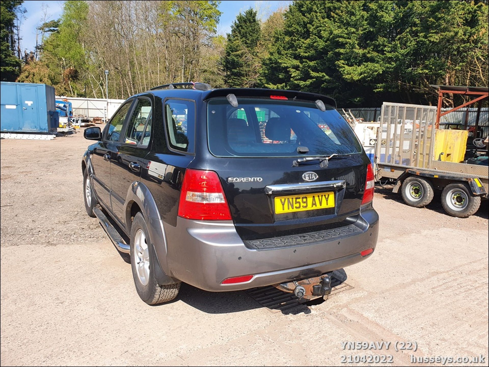 09/59 KIA SORENTO 4x4 - 2497cc 5dr MPV (Black, 55k) - Image 22 of 36