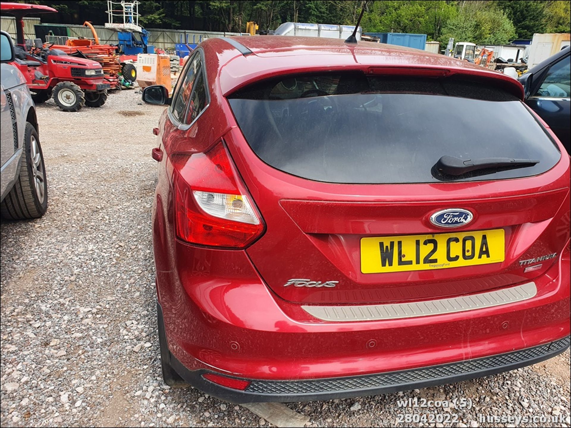 12/12 FORD FOCUS TITANIUM TURBO - 998cc 5dr Hatchback (Red) - Image 6 of 14