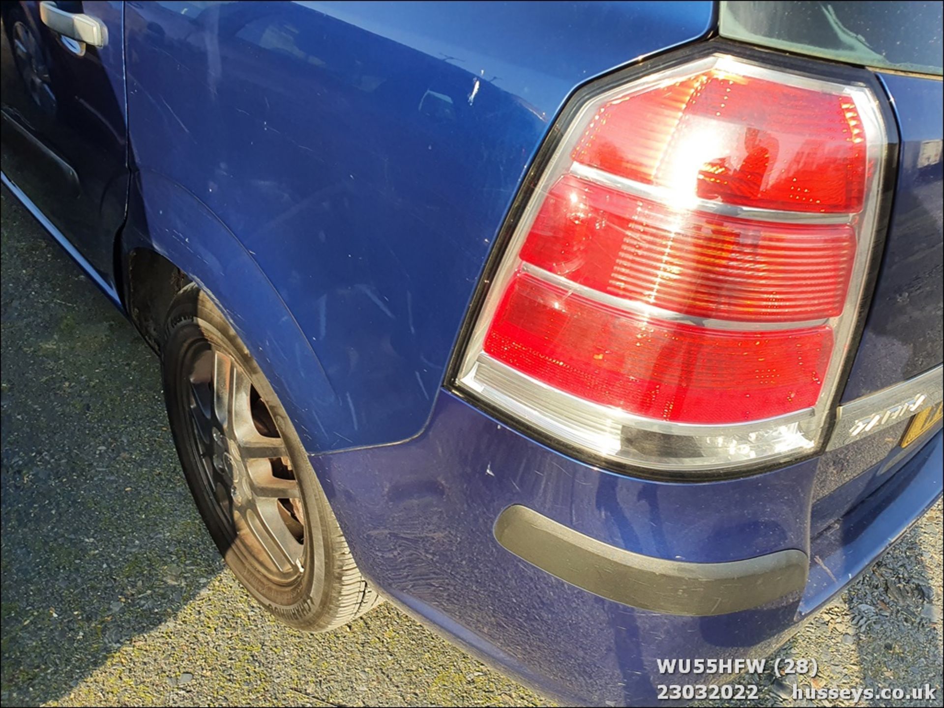 06/55 VAUXHALL ZAFIRA EXPRESSION - 1598cc 5dr MPV (Blue) - Image 28 of 32