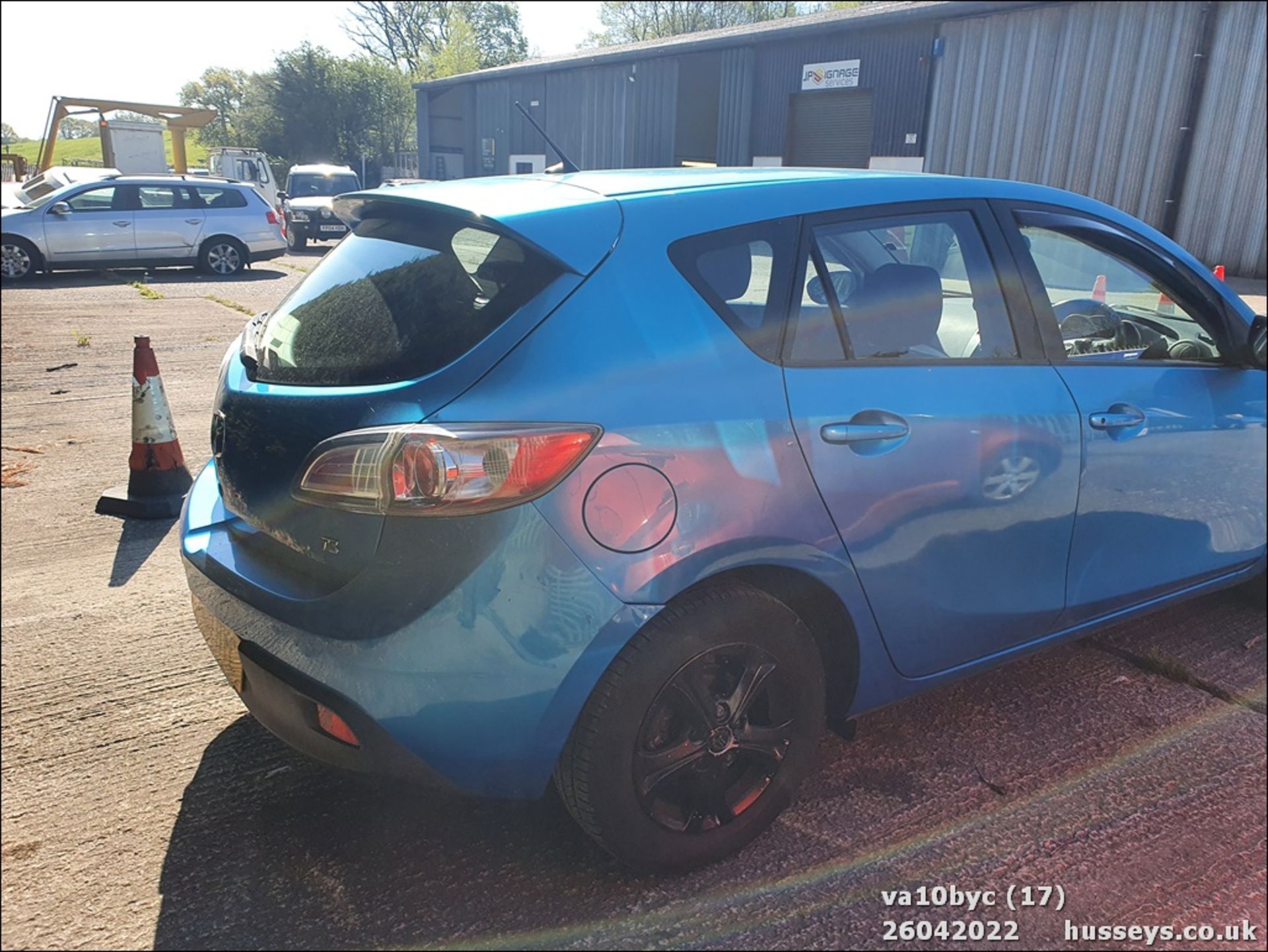 10/10 MAZDA 3 TS D - 1560cc 5dr Hatchback (Blue) - Image 17 of 31