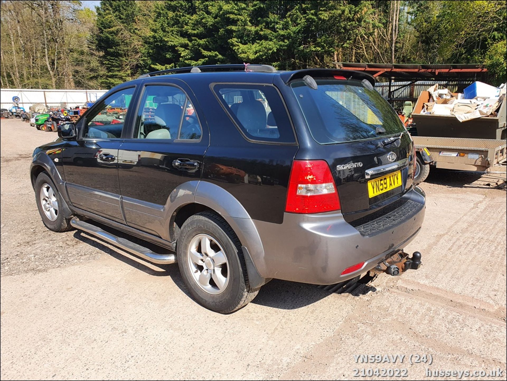 09/59 KIA SORENTO 4x4 - 2497cc 5dr MPV (Black, 55k) - Image 24 of 36