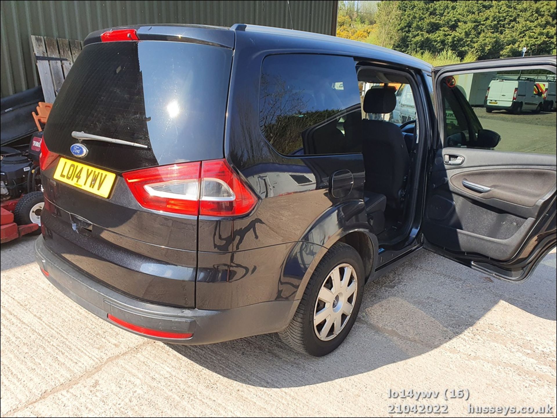 14/14 FORD GALAXY ZETEC TDCI AUTO - 1997cc 5dr MPV (Black, 182k) - Image 16 of 25