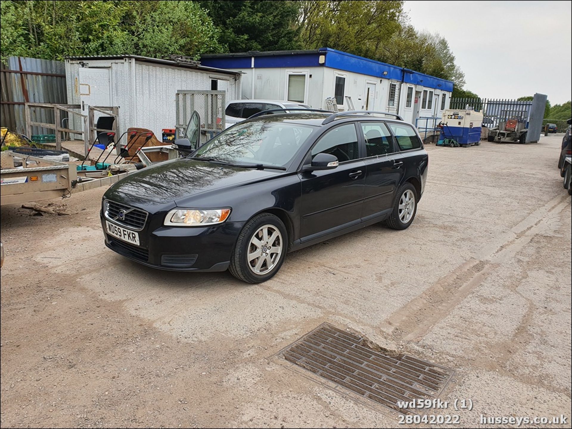 10/59 VOLVO V50 S D AUTO - 1997cc 5dr Estate (Black, 95k) - Image 2 of 23