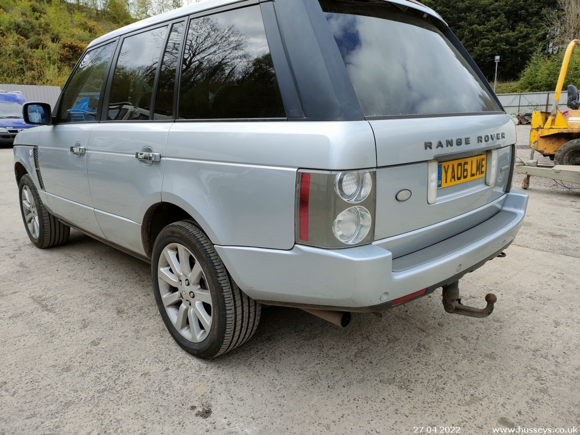 06/06 LAND ROVER RANGEROVER V8 SC AUTO - 4197cc 5dr Estate (Silver, 154k) - Image 6 of 23