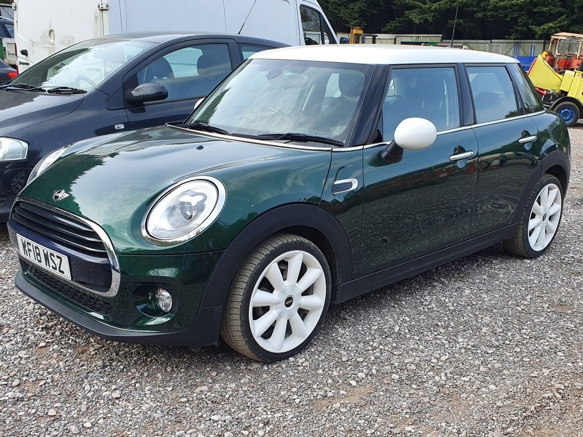 18/18 MINI COOPER - 1499cc 5dr Hatchback (Green, 20k)