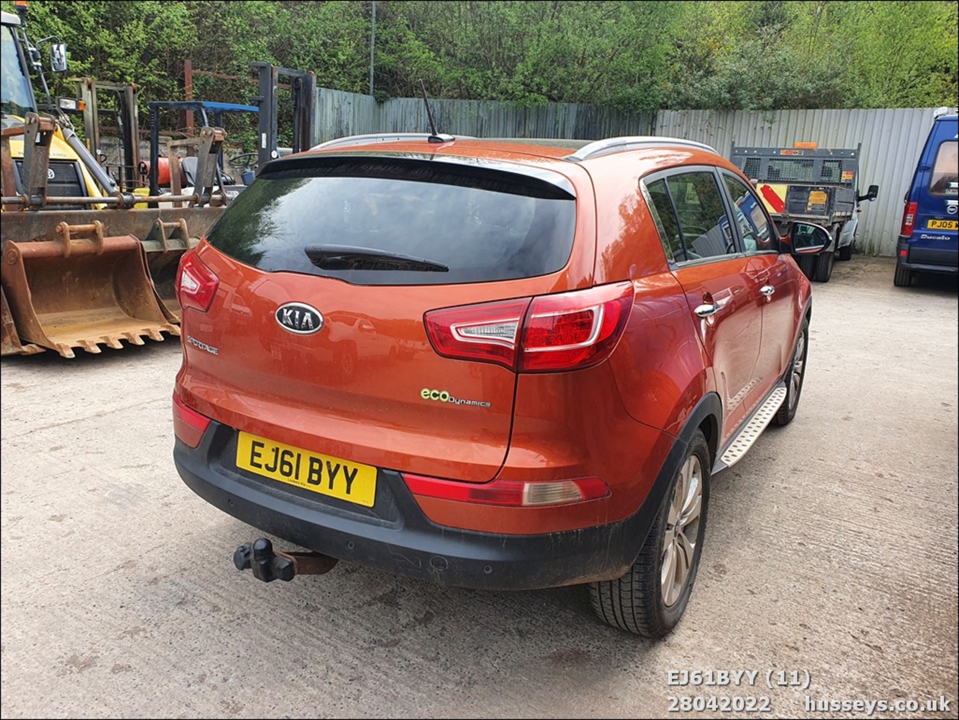 11/61 KIA SPORTAGE 3 SAT NAV CRDI - 1685cc 5dr Estate (Orange, 192k) - Image 11 of 27