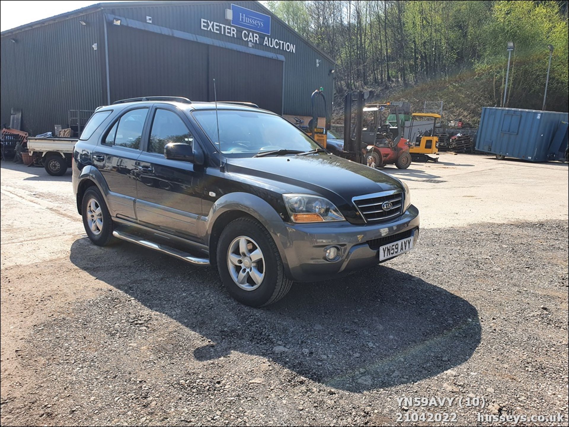 09/59 KIA SORENTO 4x4 - 2497cc 5dr MPV (Black, 55k) - Image 9 of 36