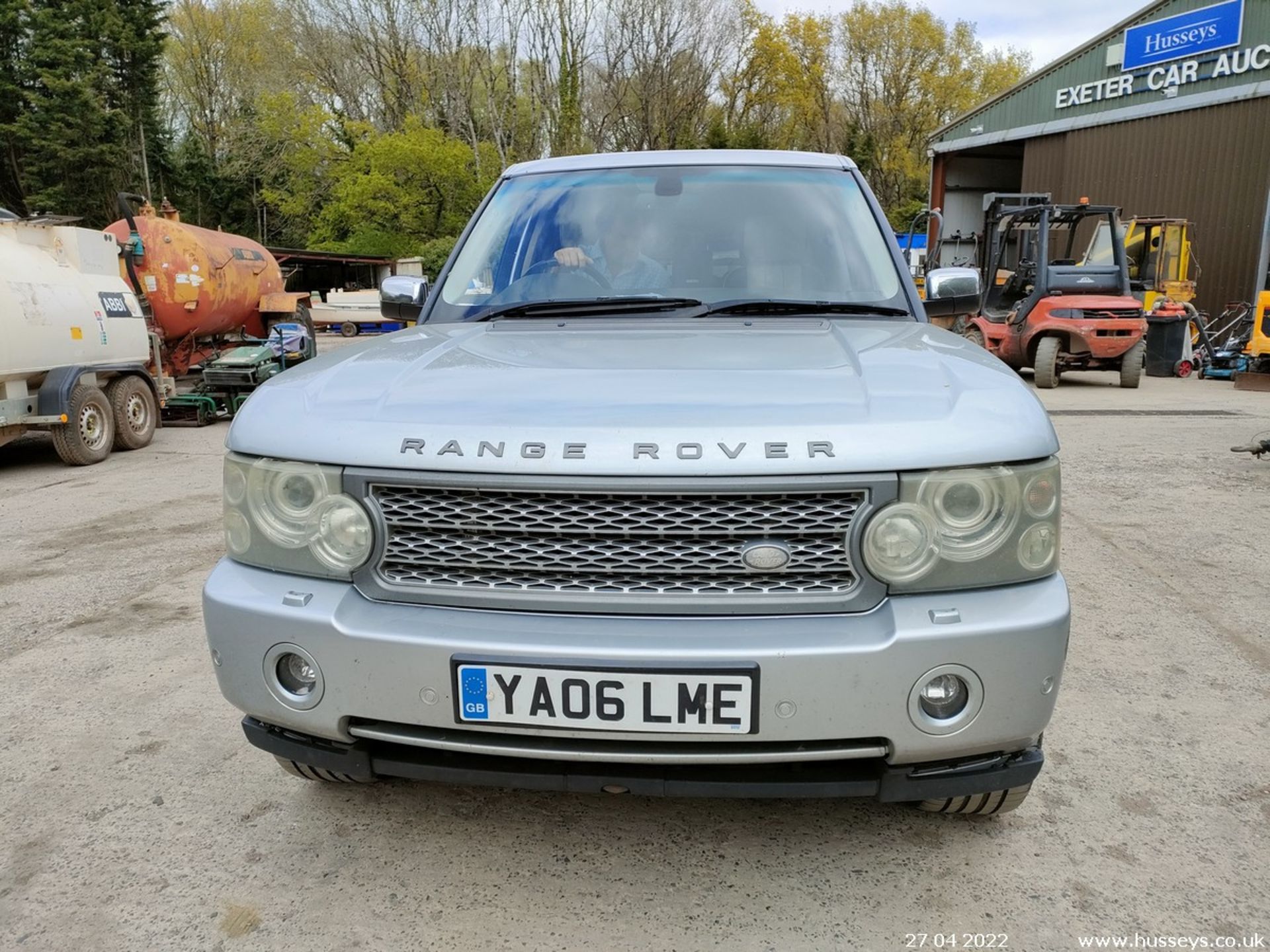 06/06 LAND ROVER RANGEROVER V8 SC AUTO - 4197cc 5dr Estate (Silver, 154k) - Image 2 of 23