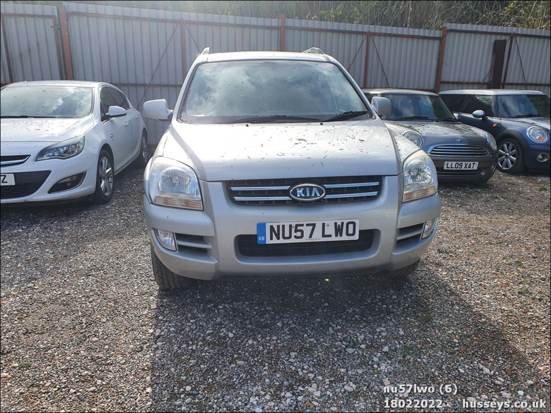 07/57 KIA SPORTAGE TITAN - 1975cc 5dr Hatchback (Silver, 112k) - Image 6 of 24