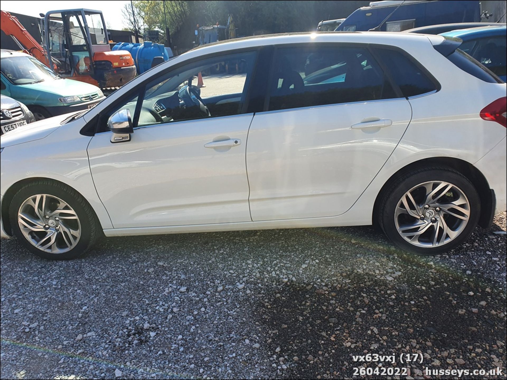 13/63 CITROEN C4 SELECTION AIRDREAM E-H - 1560cc 5dr Hatchback (White, 57k) - Image 17 of 43