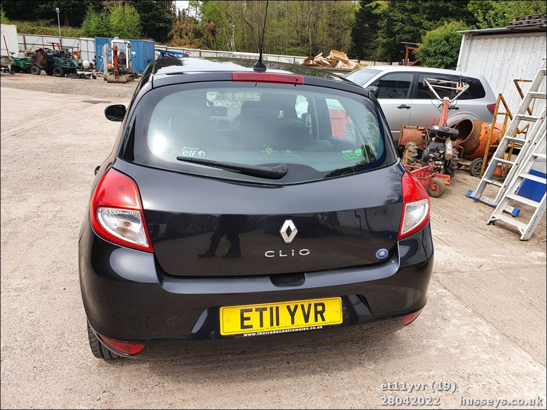 11/11 RENAULT CLIO DYNAMIQUE TOMTOM 16V - 1149cc 5dr Hatchback (Black, 120k) - Image 19 of 27