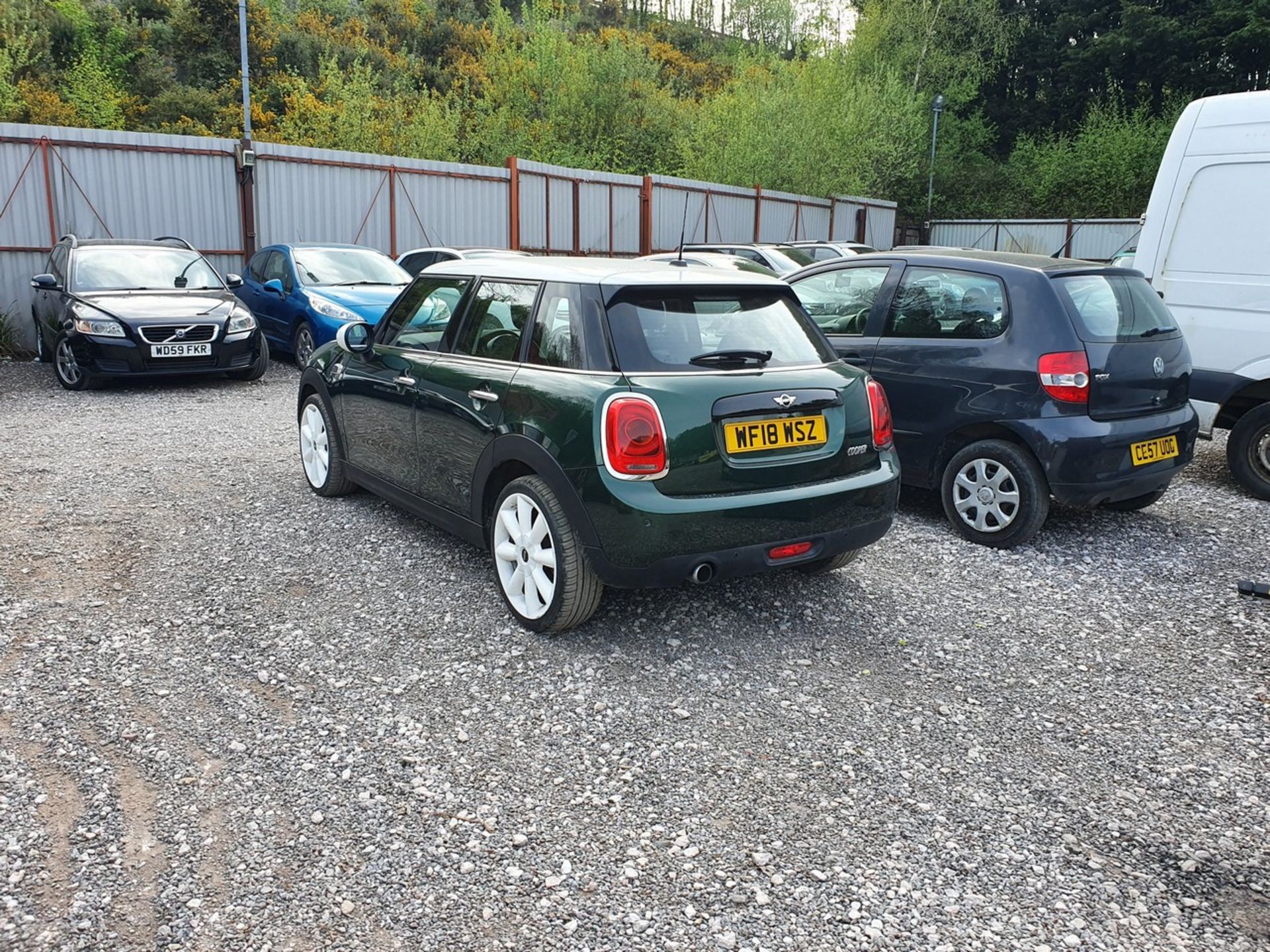 18/18 MINI COOPER - 1499cc 5dr Hatchback (Green, 20k) - Image 23 of 33