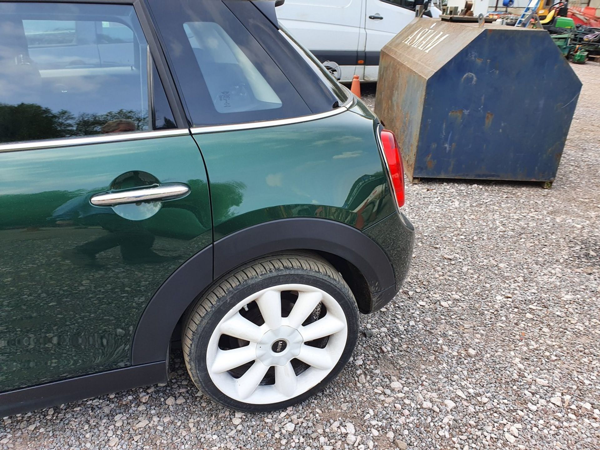 18/18 MINI COOPER - 1499cc 5dr Hatchback (Green, 20k) - Image 15 of 33