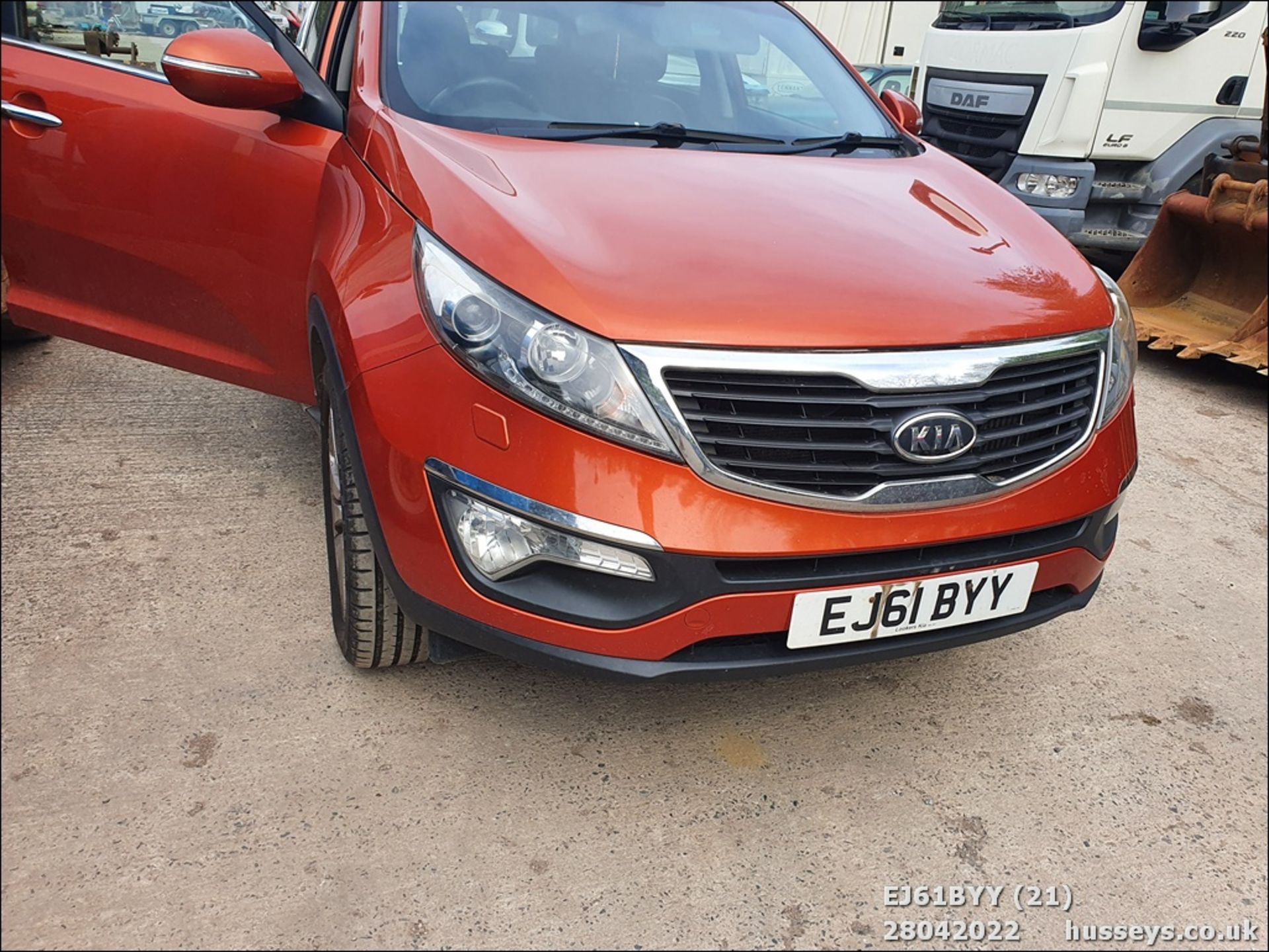 11/61 KIA SPORTAGE 3 SAT NAV CRDI - 1685cc 5dr Estate (Orange, 192k) - Image 21 of 27