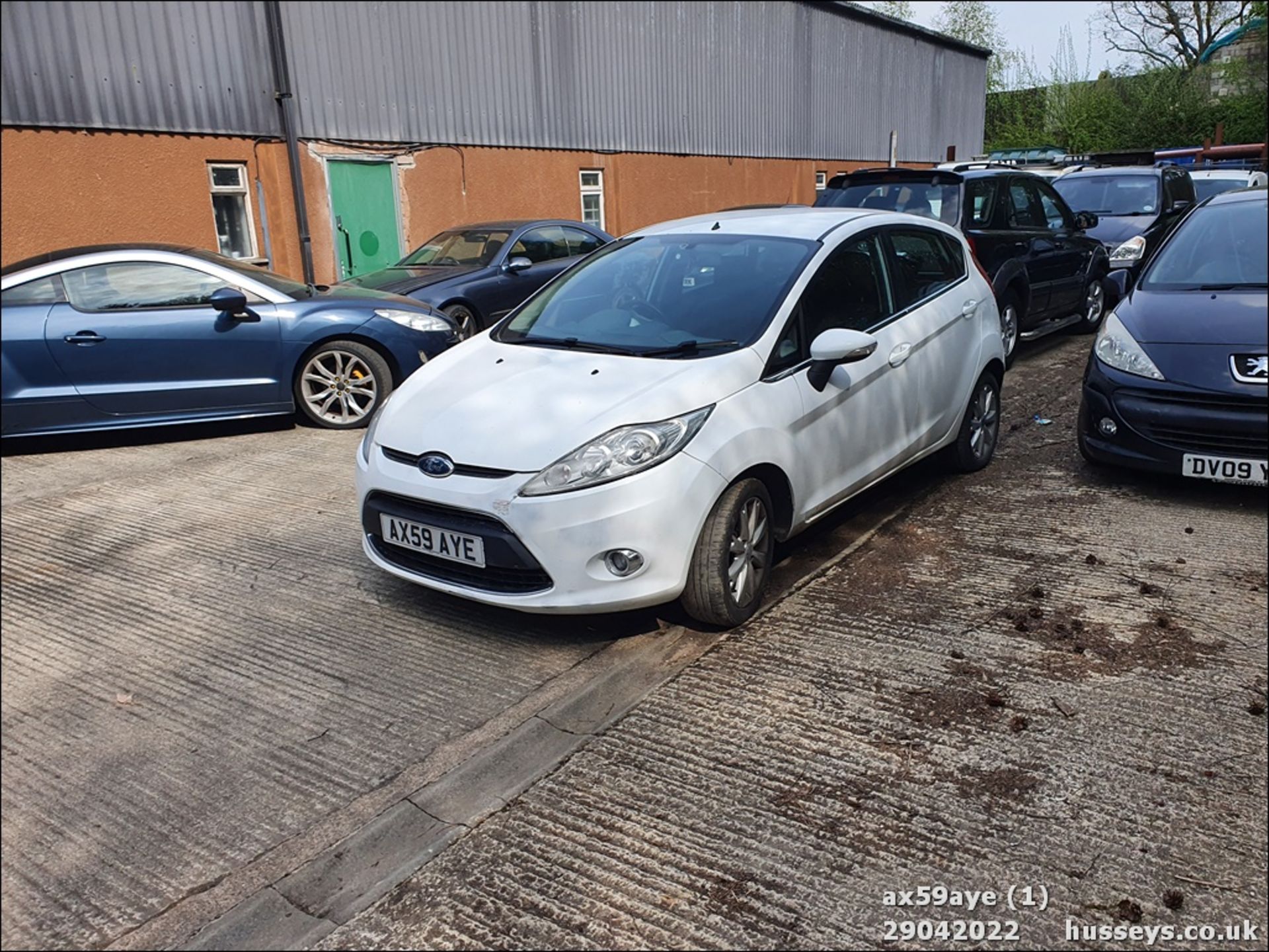 10/59 FORD FIESTA ZETEC 90 TDCI - 1560cc 5dr Hatchback (White, 146k) - Image 2 of 23