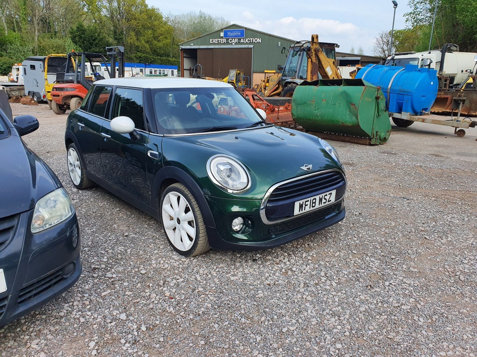 18/18 MINI COOPER - 1499cc 5dr Hatchback (Green, 20k) - Image 4 of 33